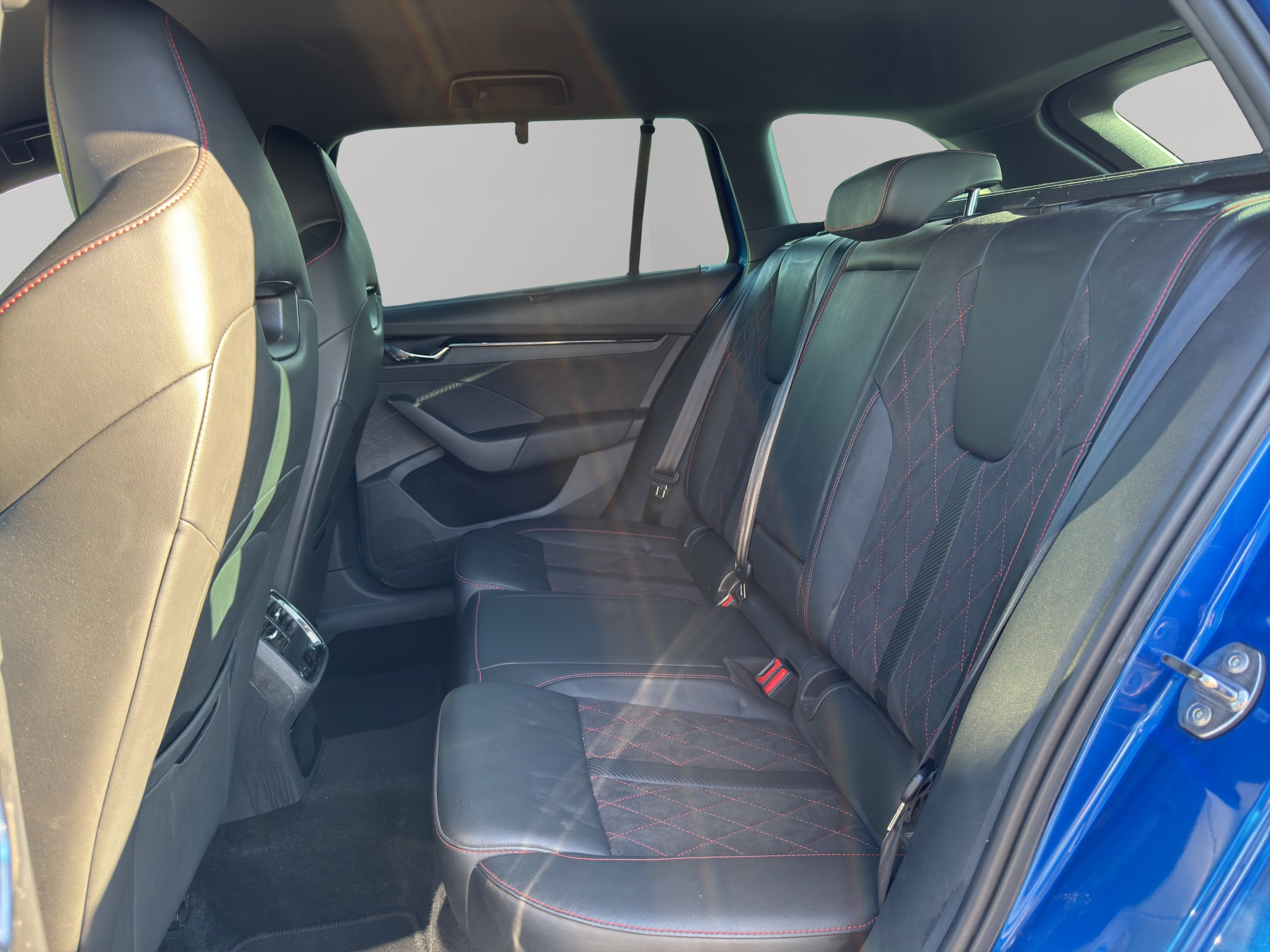 listing desktop thumbnail image 10