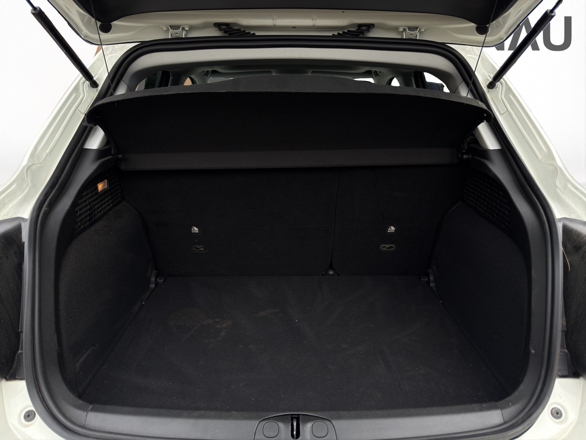 listing desktop thumbnail image 17