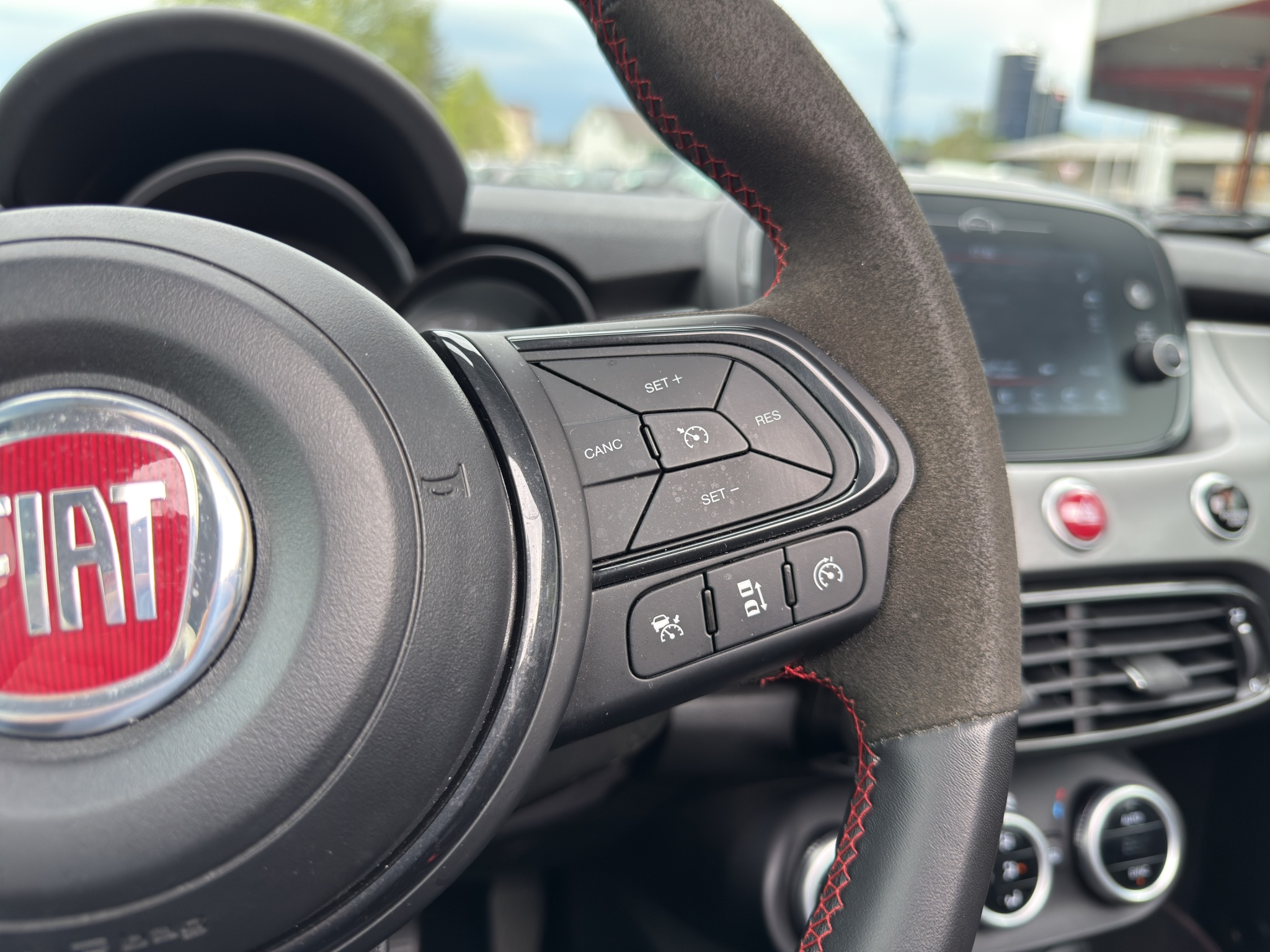 listing desktop thumbnail image 25