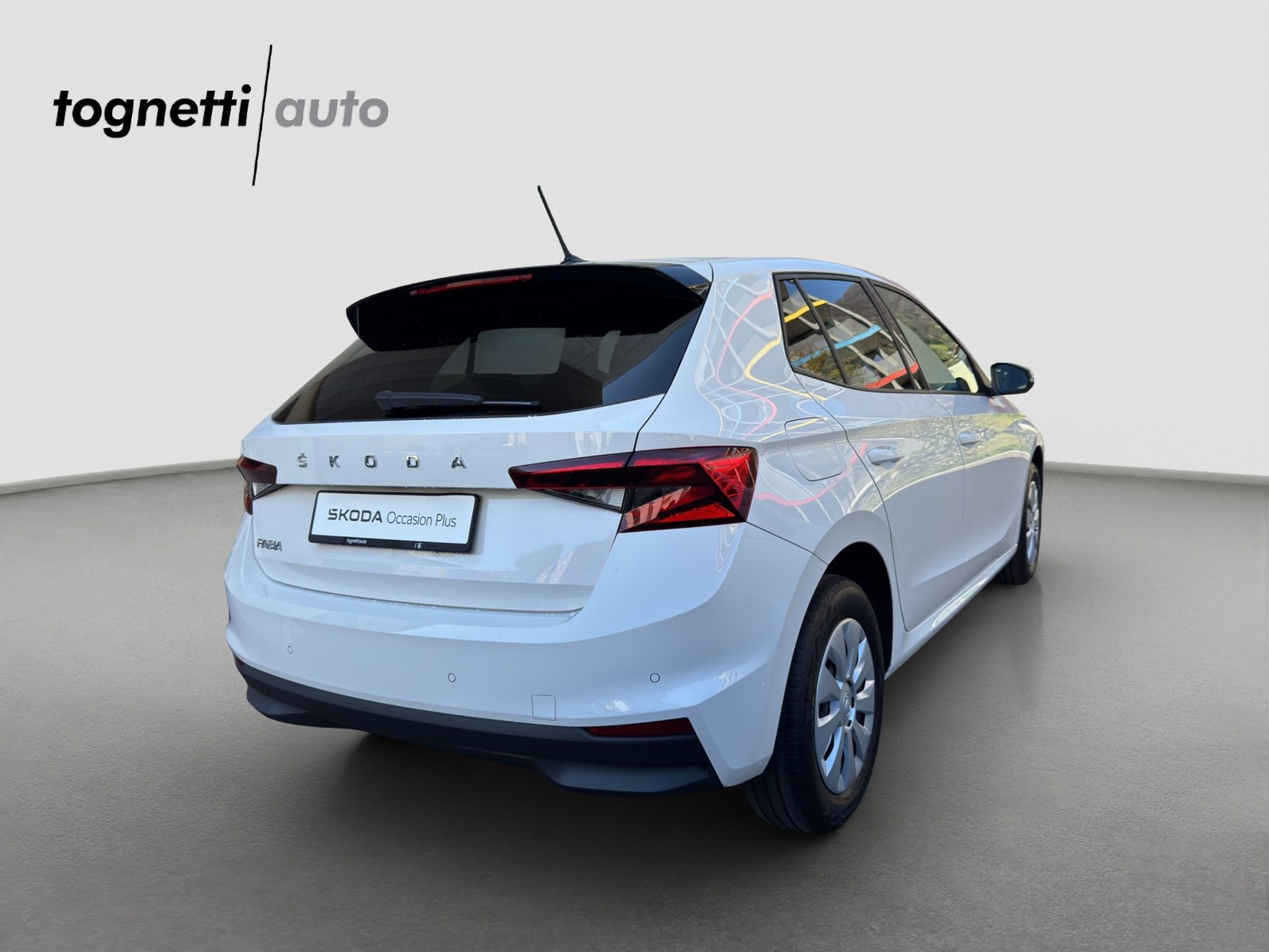 listing desktop thumbnail image 3