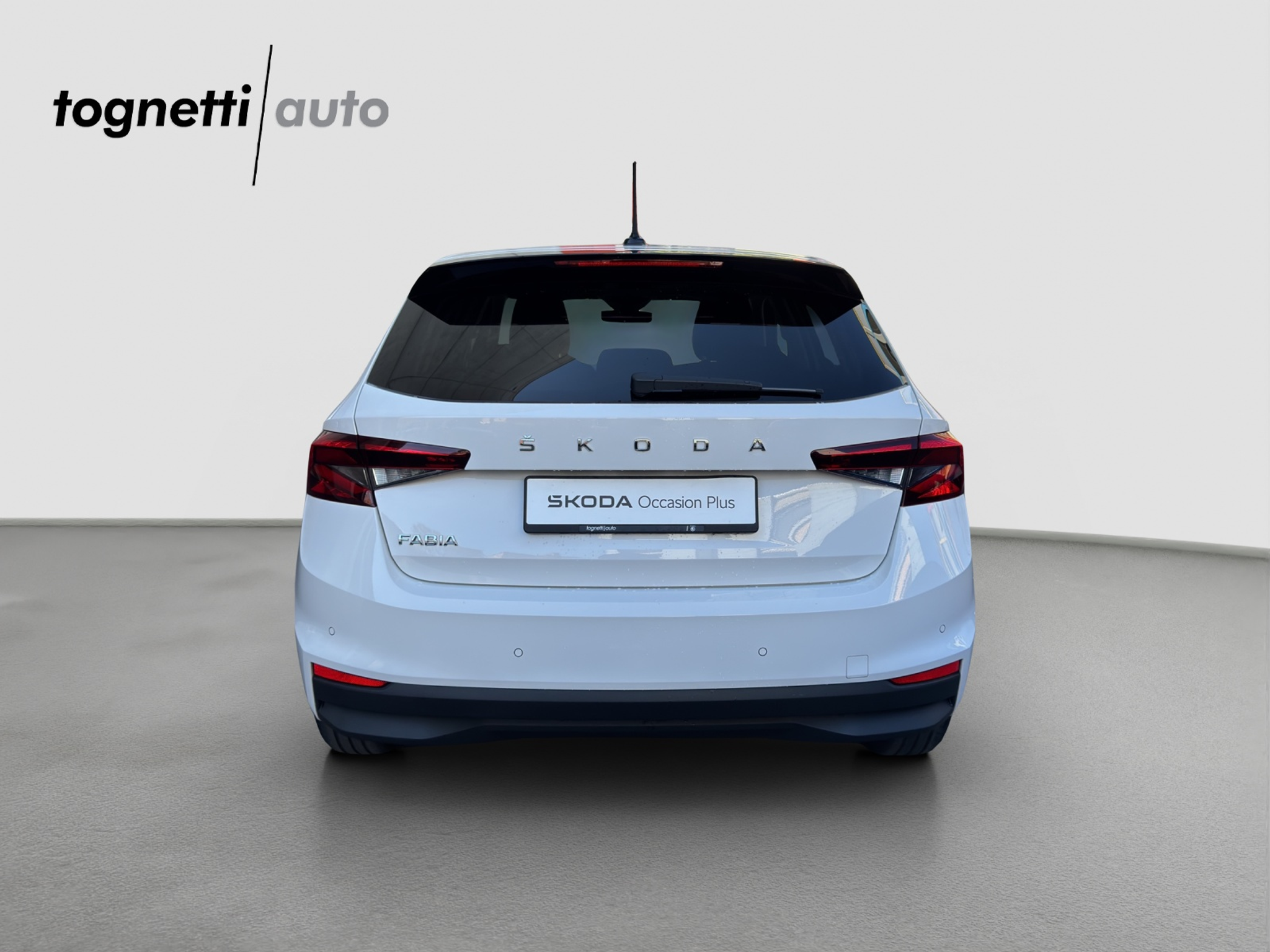 listing desktop thumbnail image 4