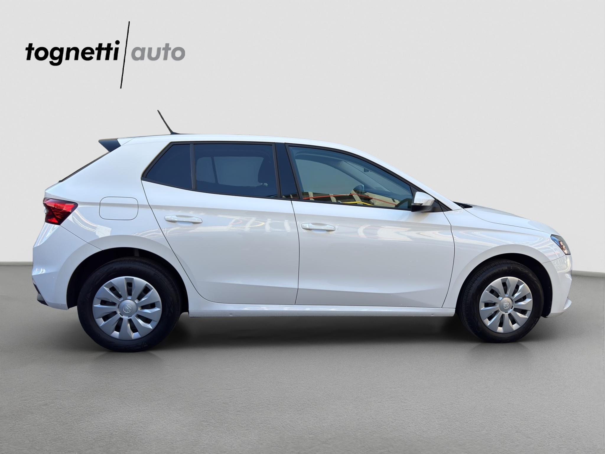 listing desktop thumbnail image 2