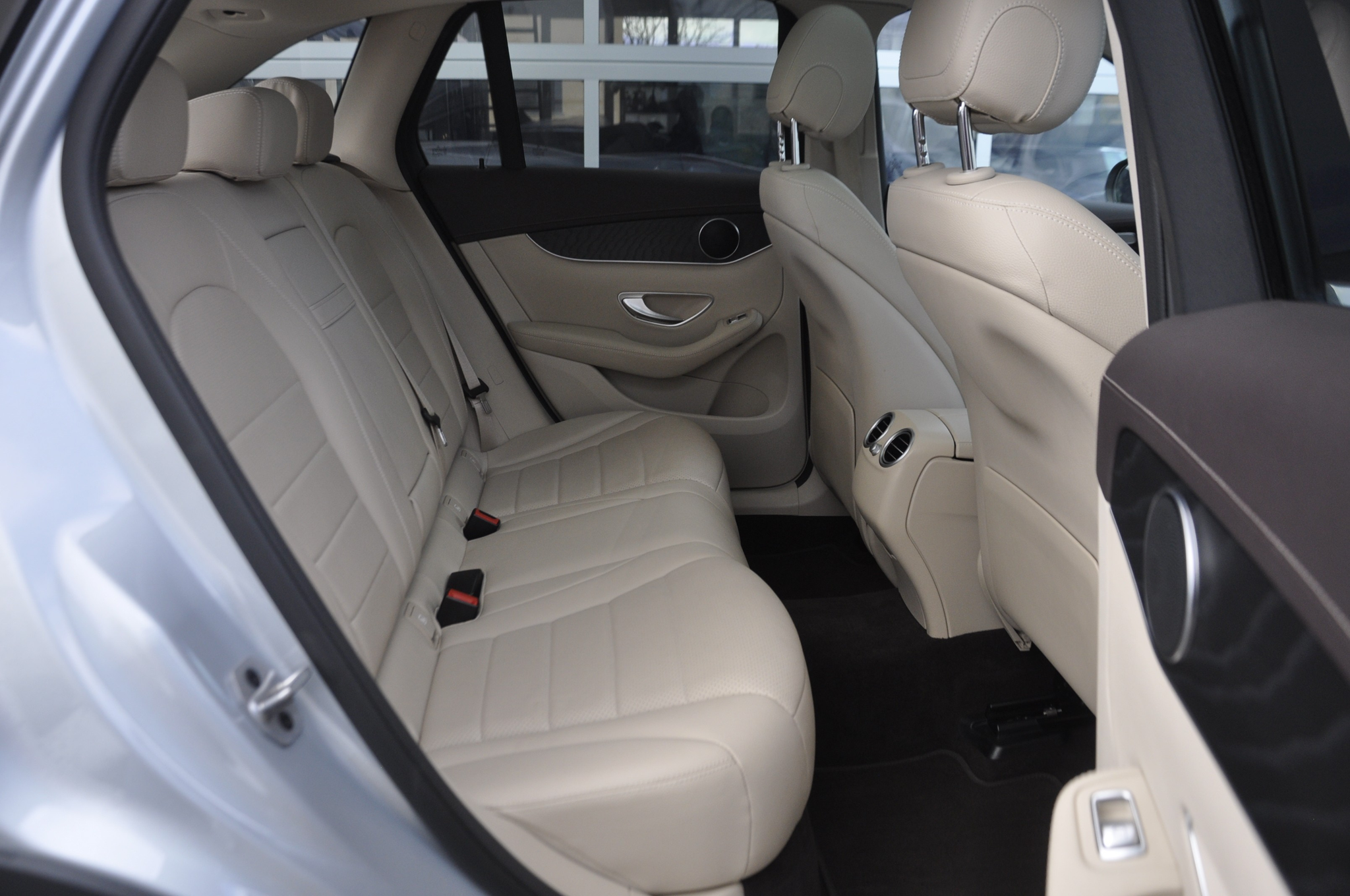 listing desktop thumbnail image 6