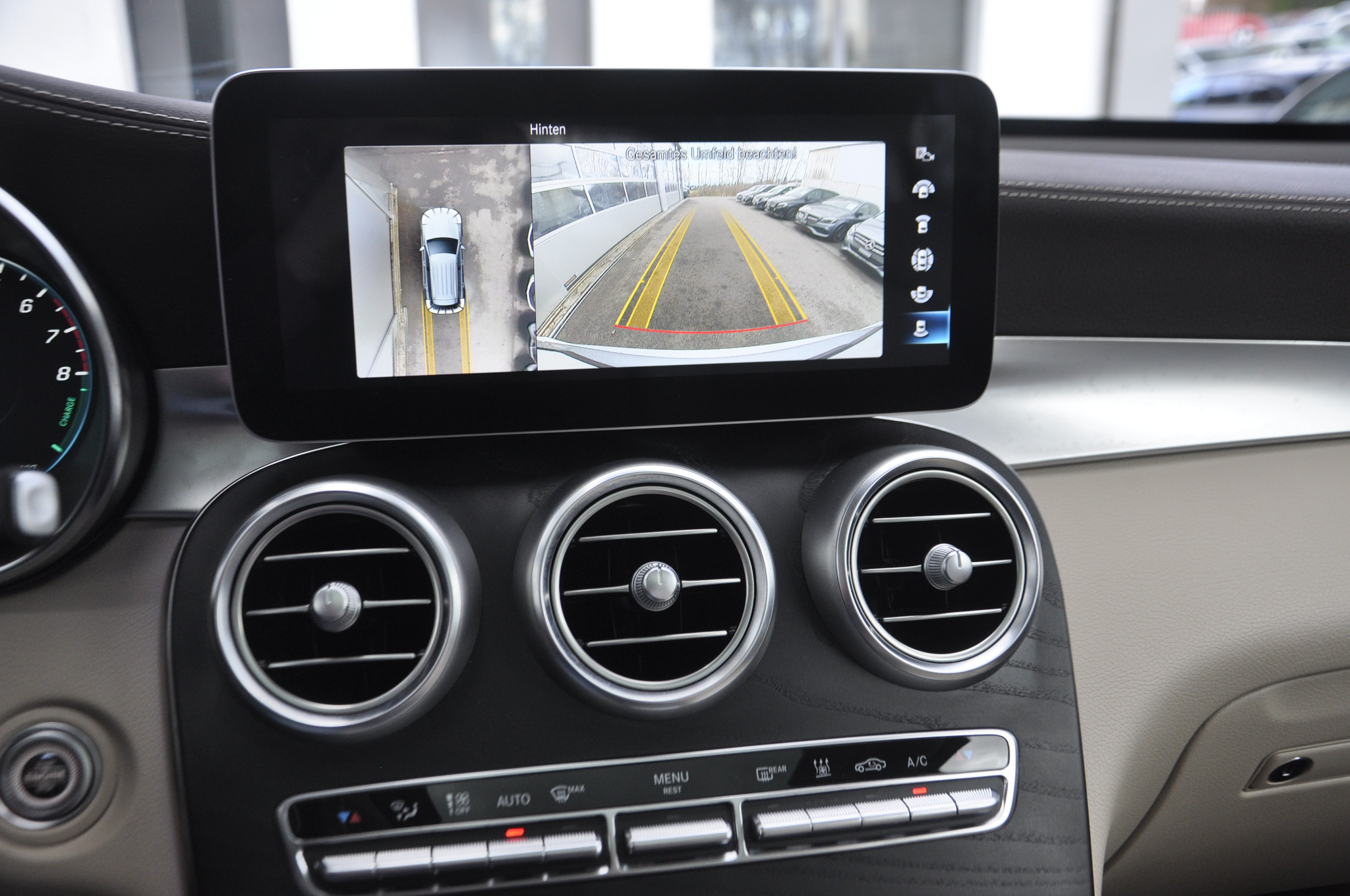 listing desktop thumbnail image 9