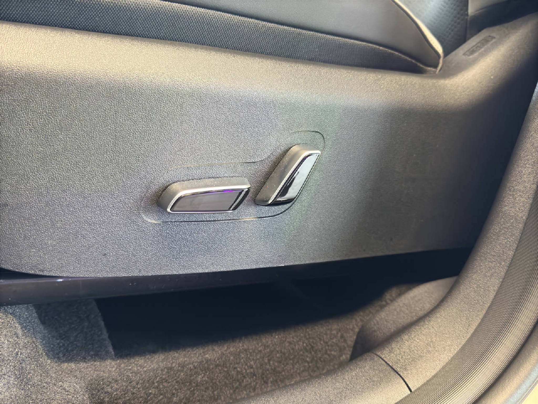 listing desktop thumbnail image 10