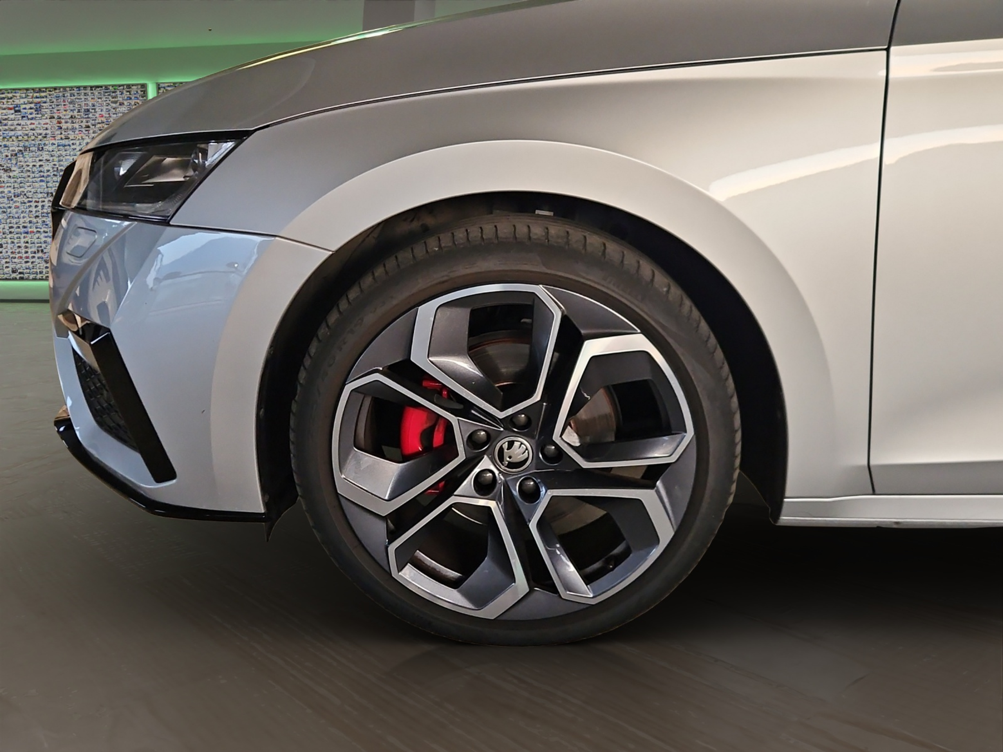 listing desktop thumbnail image 5