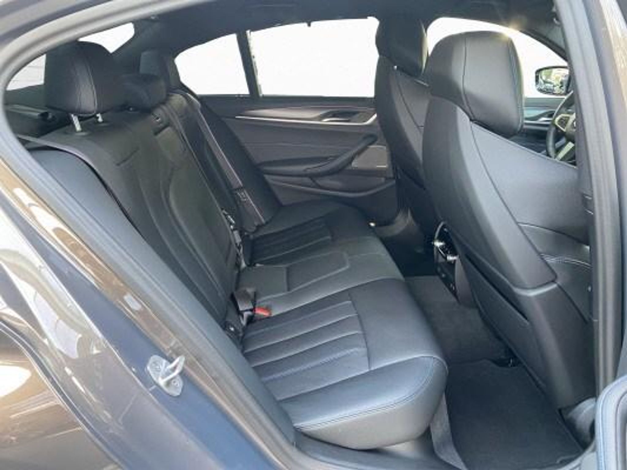 listing desktop thumbnail image 13