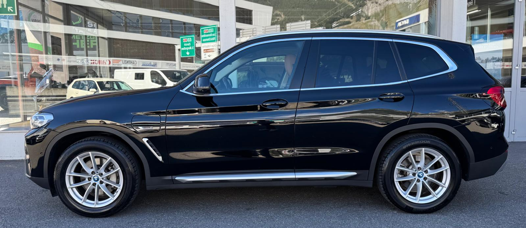 listing desktop thumbnail image 2