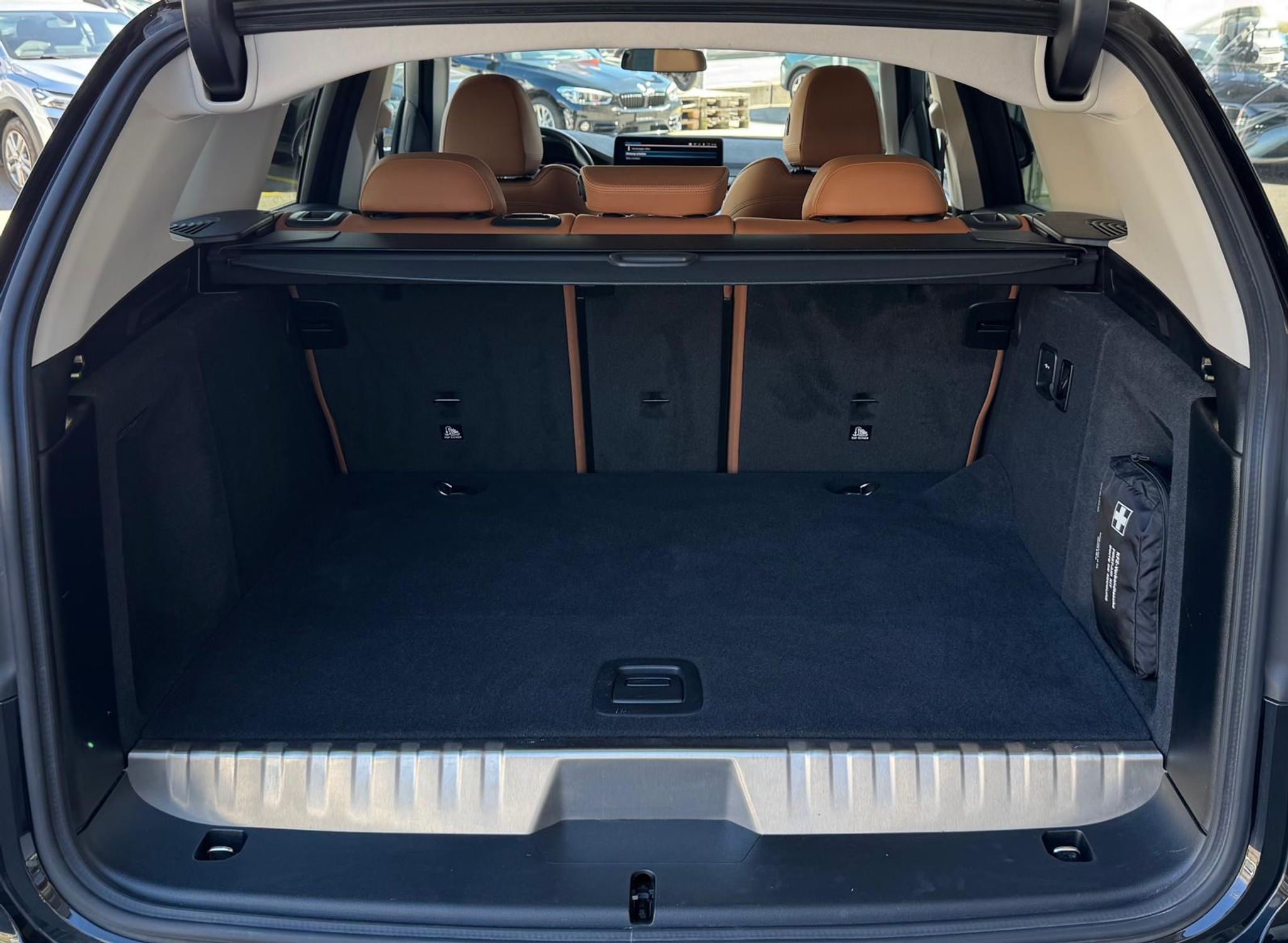 listing desktop thumbnail image 9