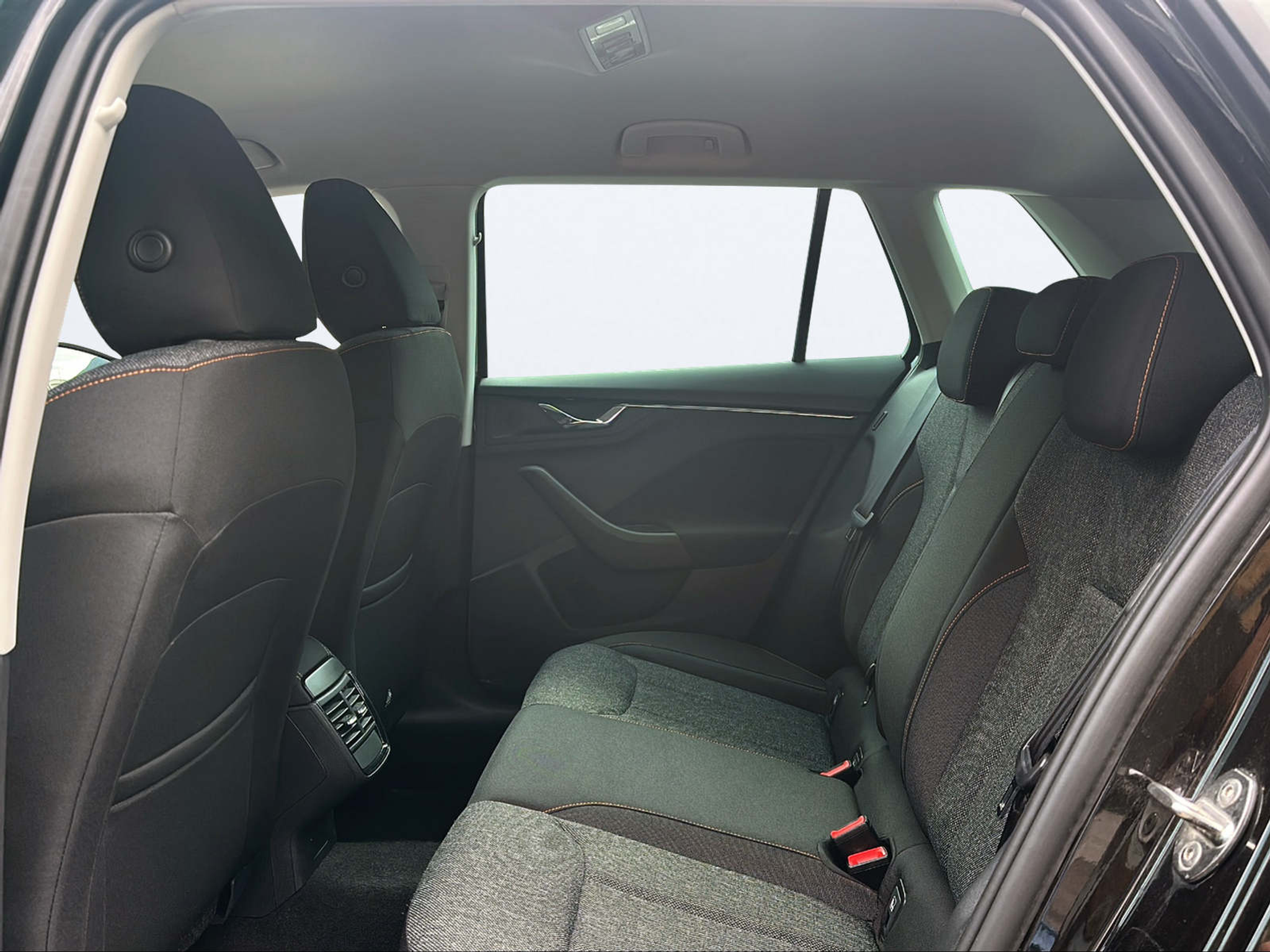 listing desktop thumbnail image 14