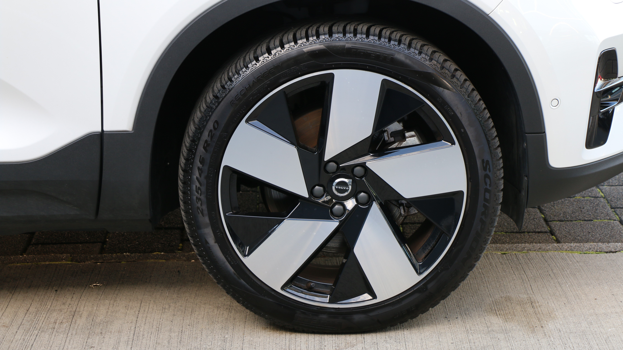 listing desktop thumbnail image 18