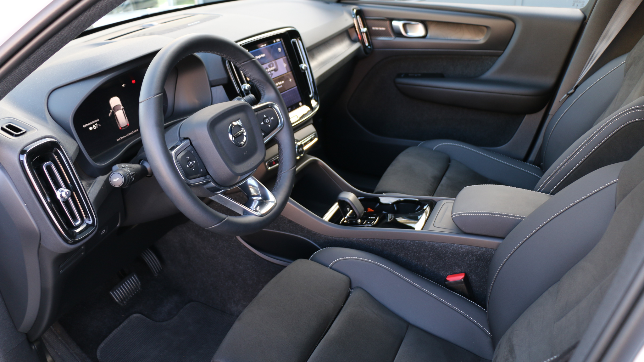 listing desktop thumbnail image 9