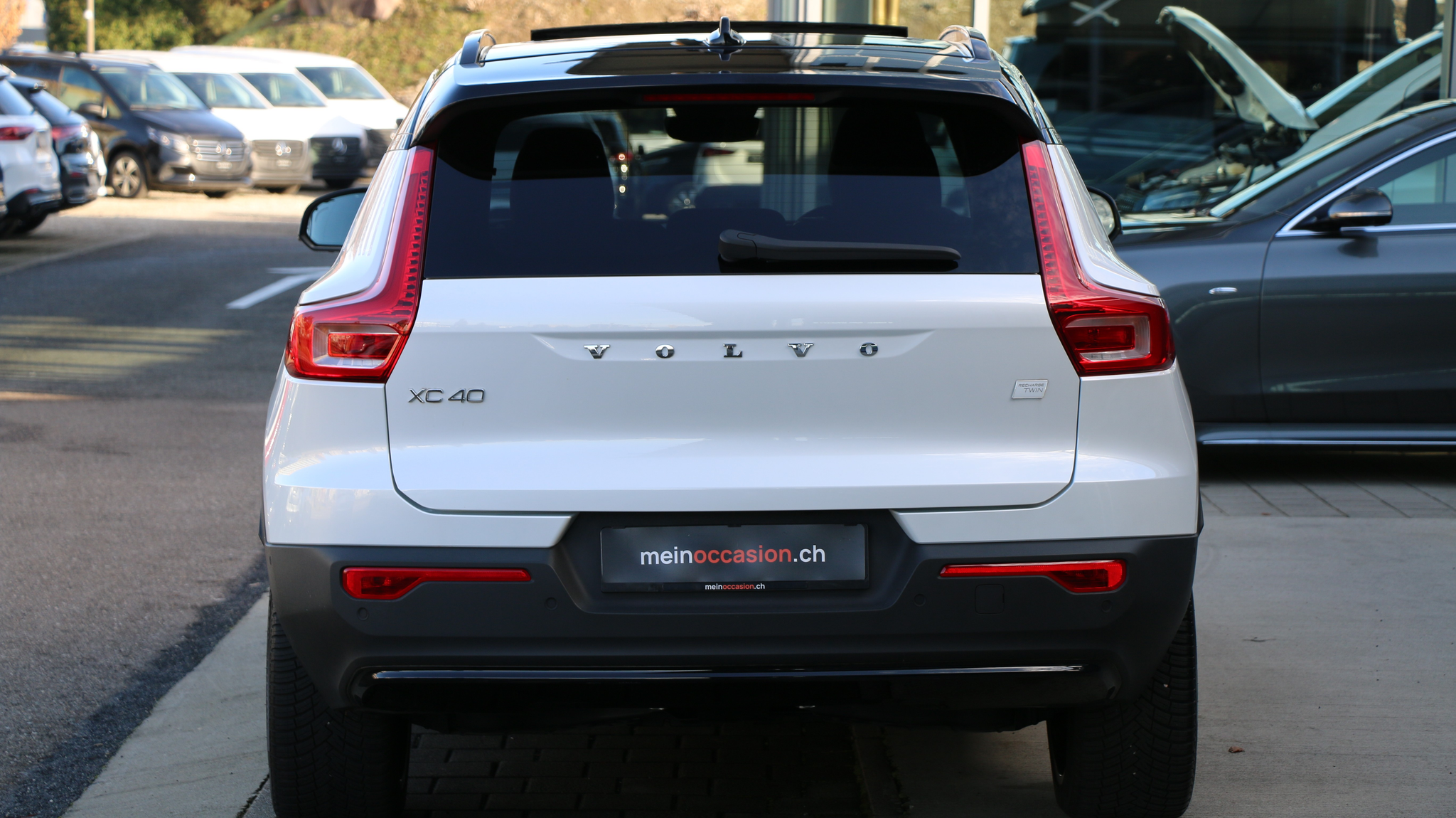 listing desktop thumbnail image 4