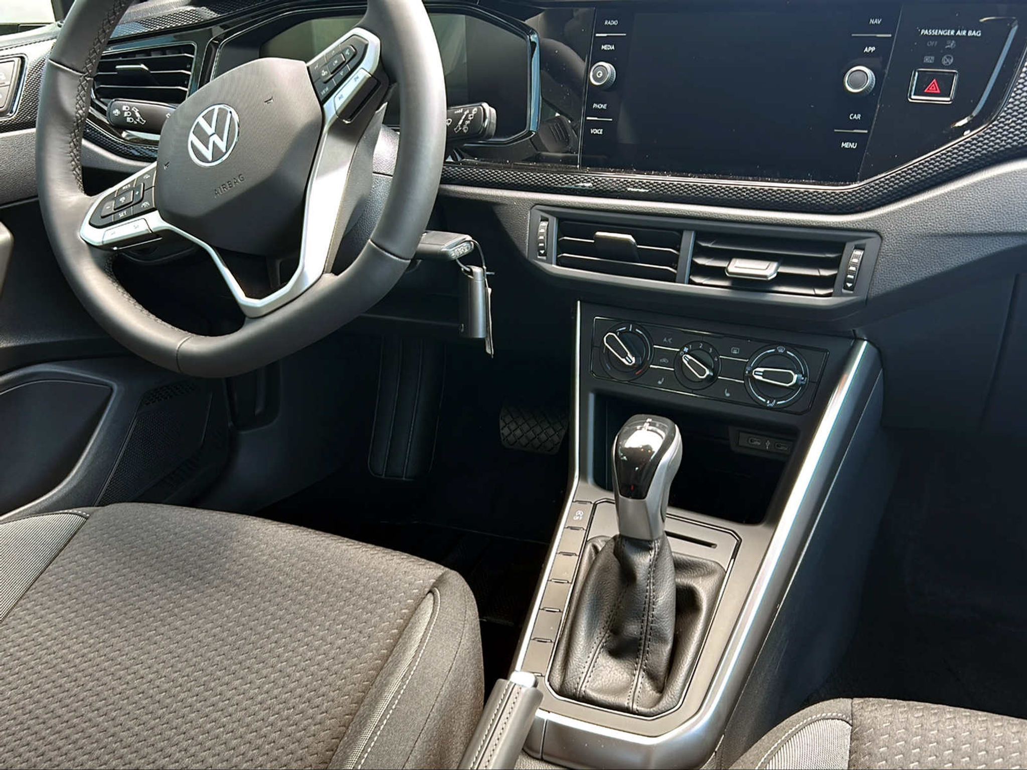 listing desktop thumbnail image 11