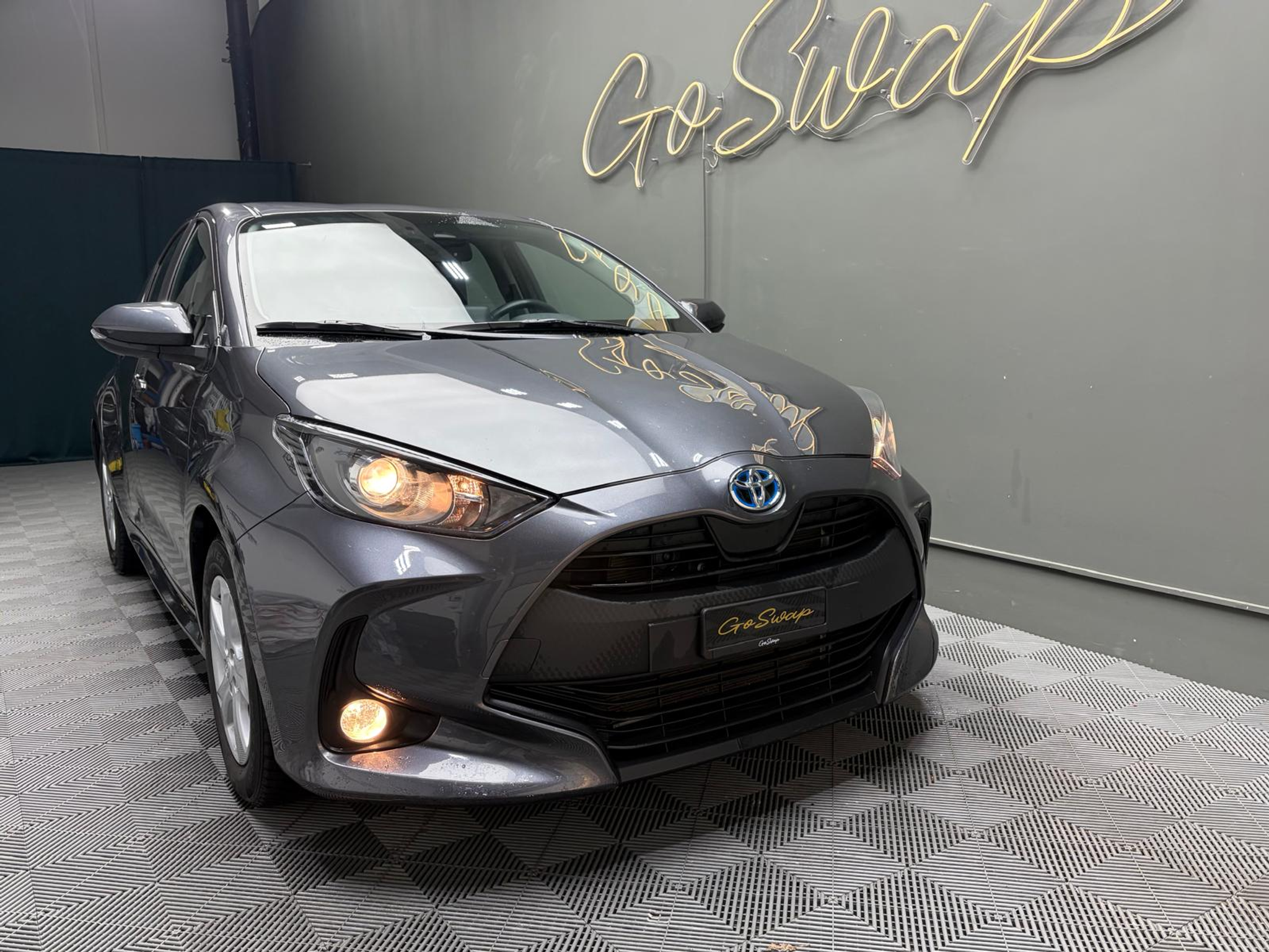 listing desktop thumbnail image 1