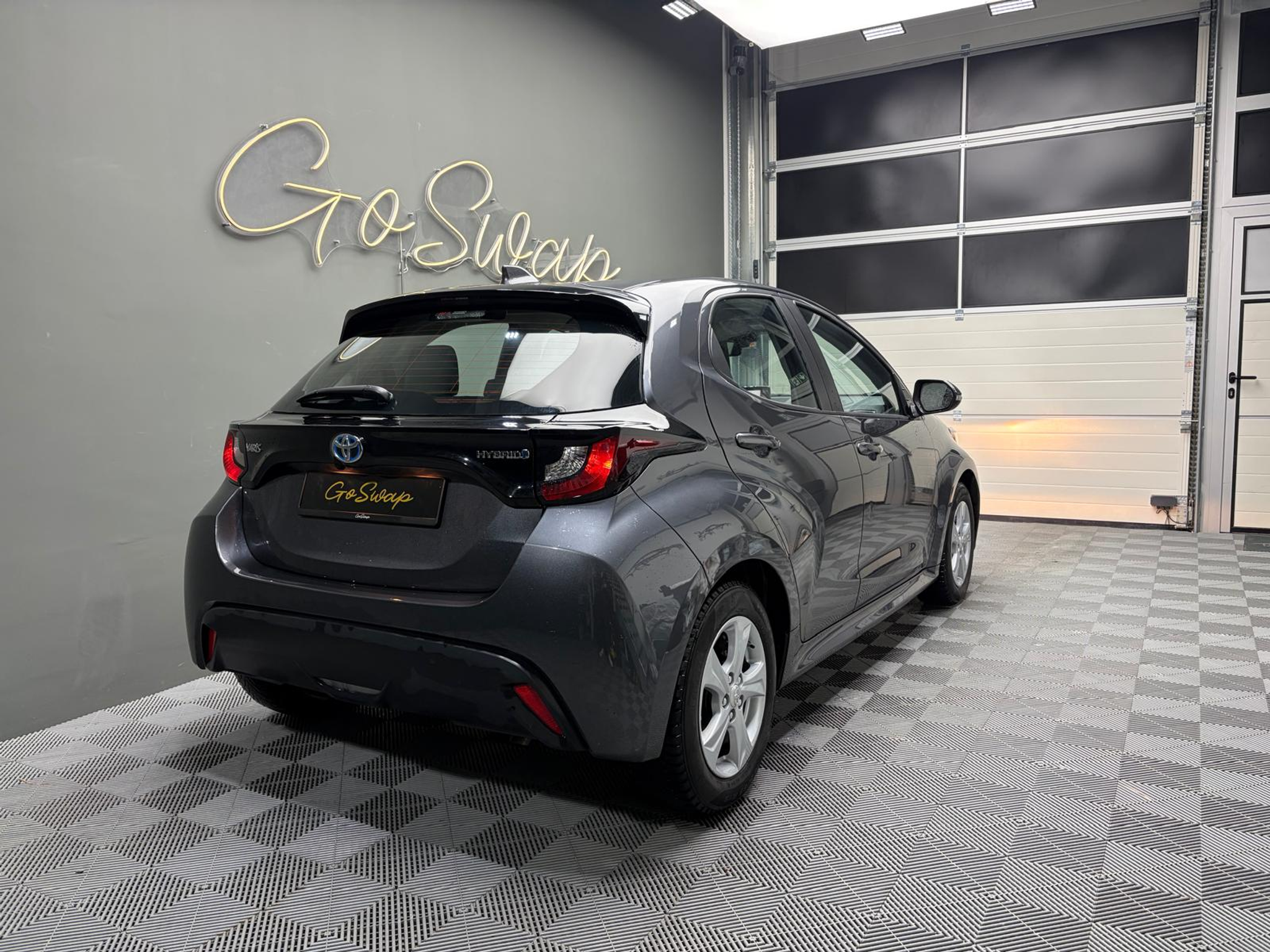 listing desktop thumbnail image 3