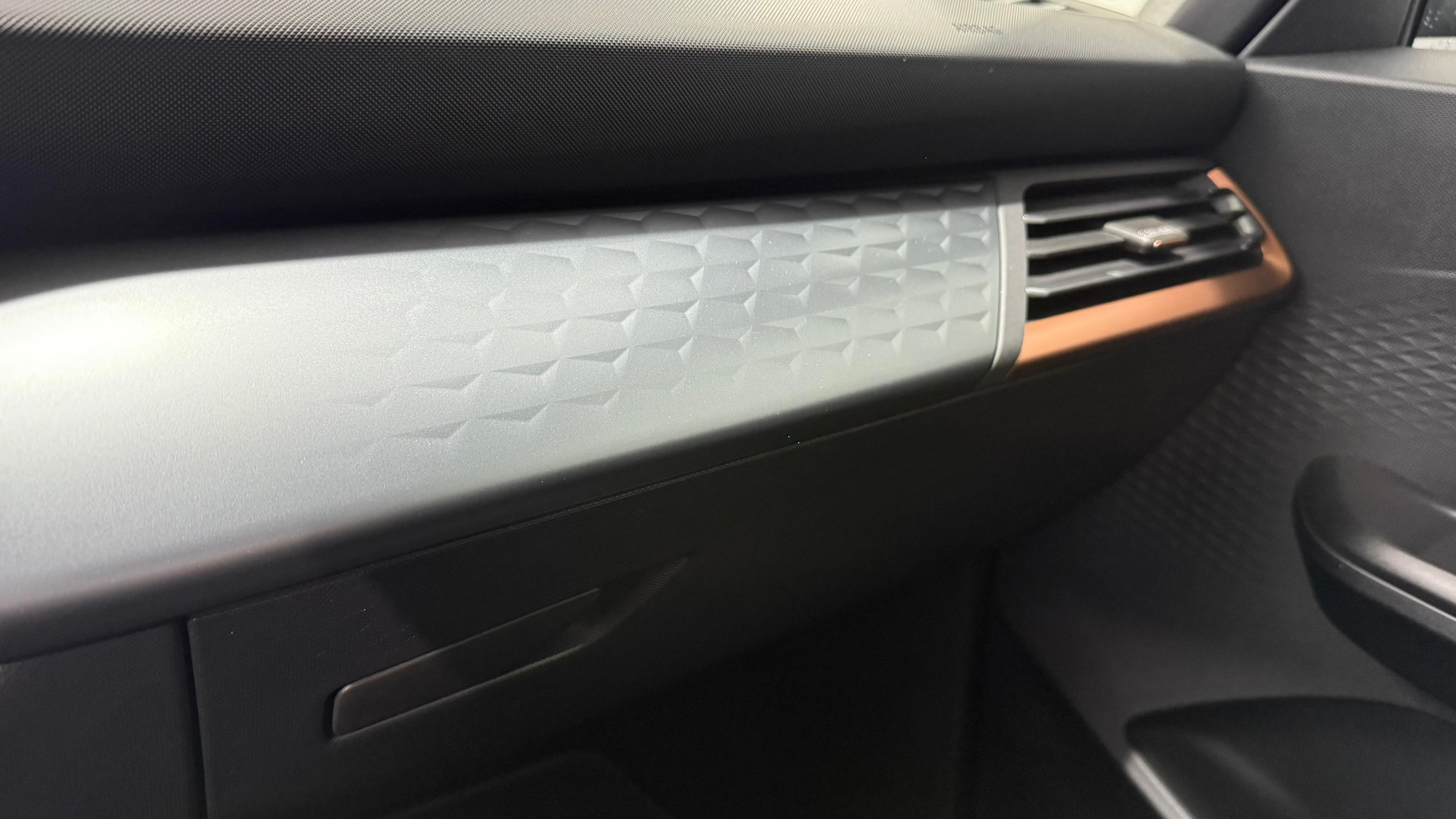 listing desktop thumbnail image 6