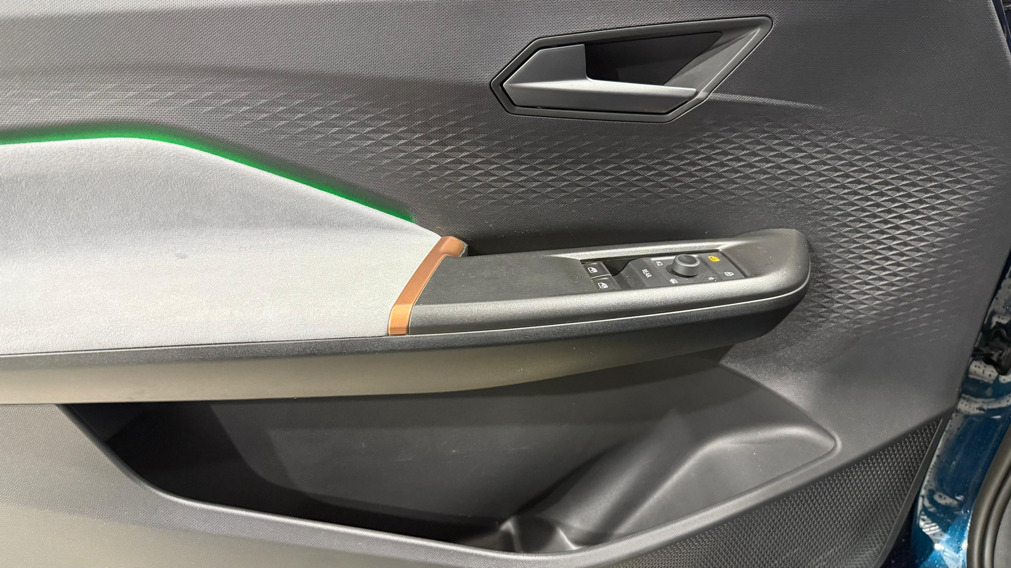 listing desktop thumbnail image 15