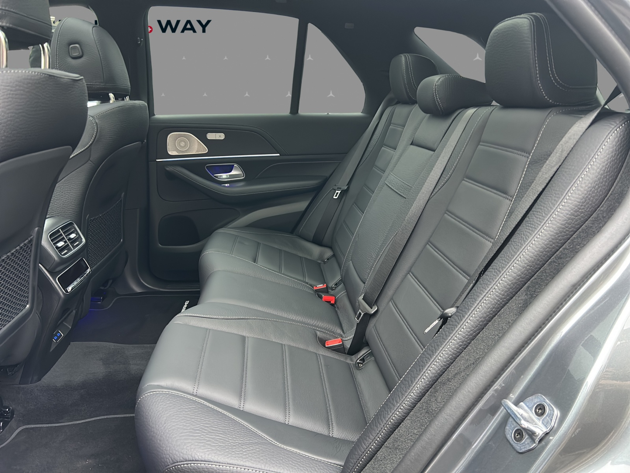 listing desktop thumbnail image 16