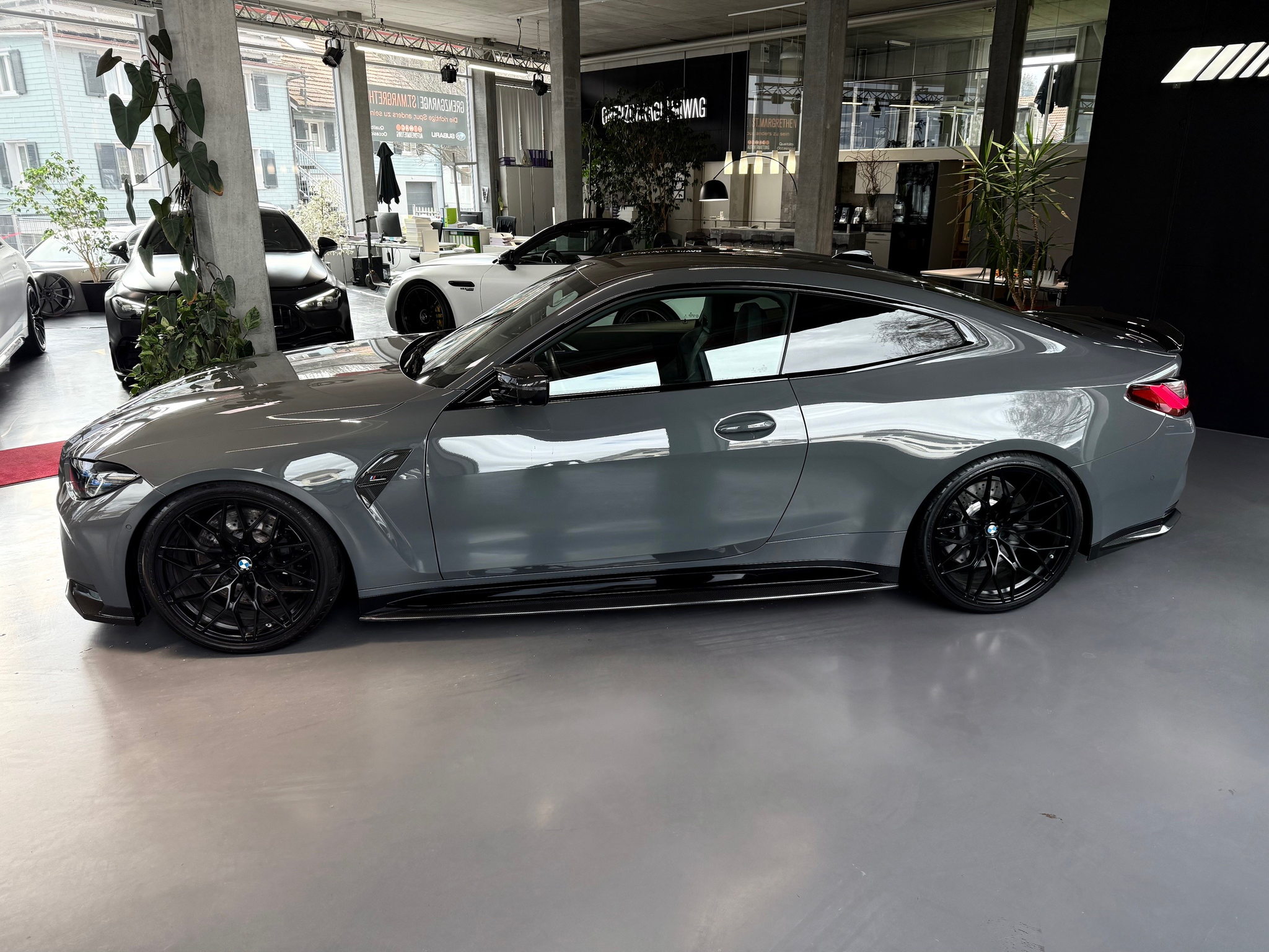 listing desktop thumbnail image 4