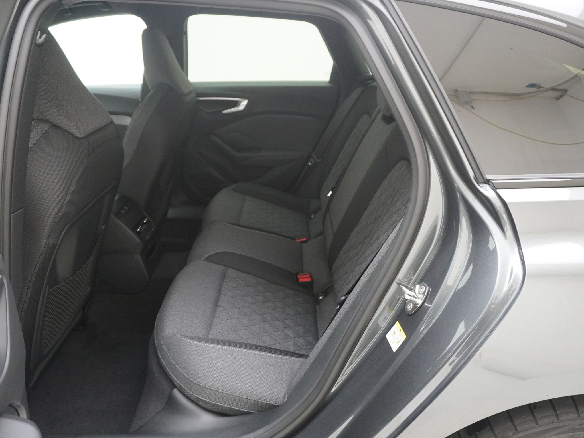 listing desktop thumbnail image 14