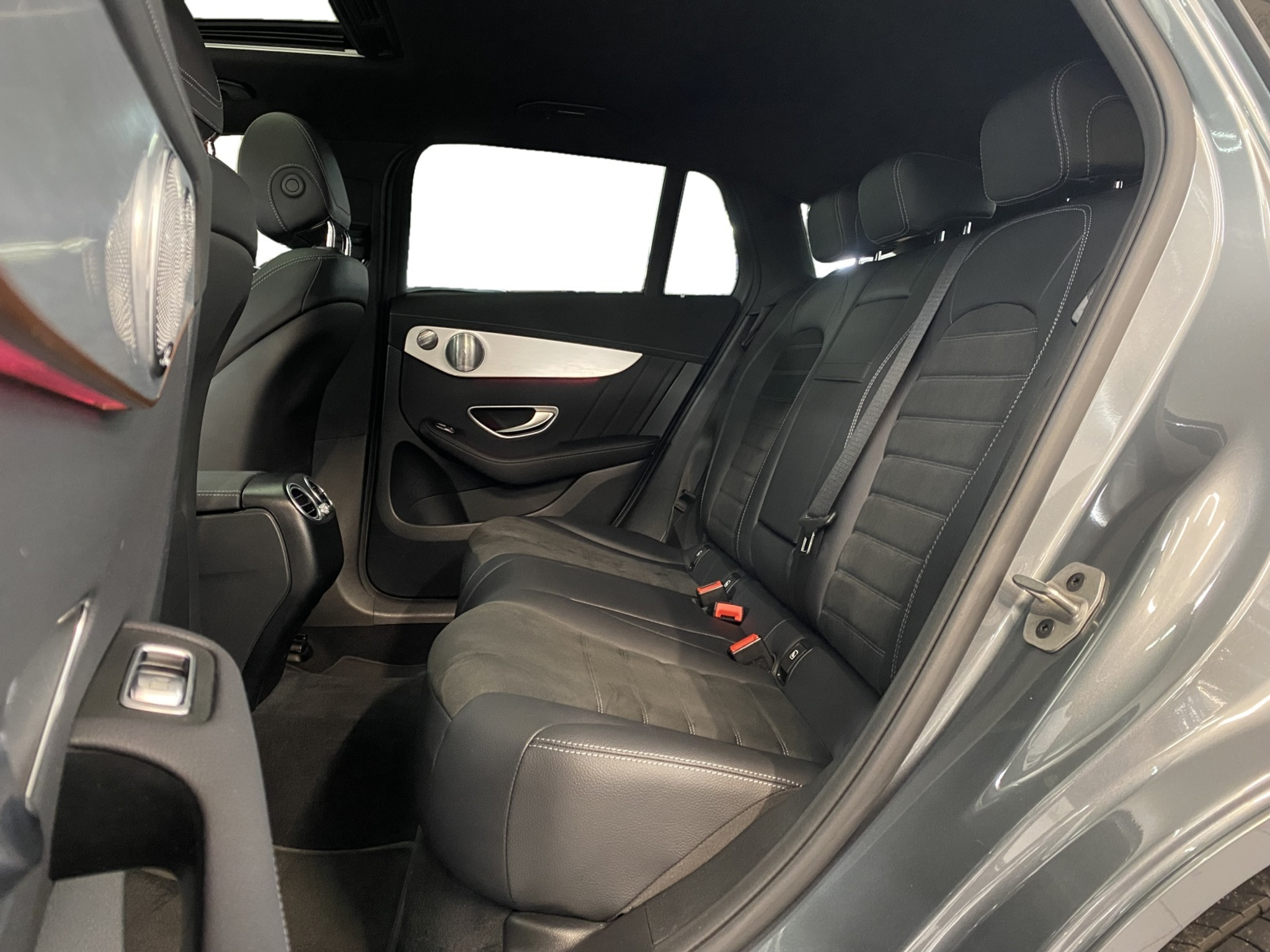 listing desktop thumbnail image 7