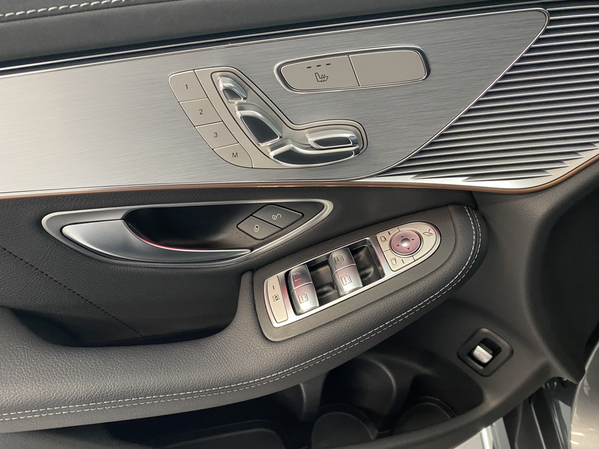 listing desktop thumbnail image 10