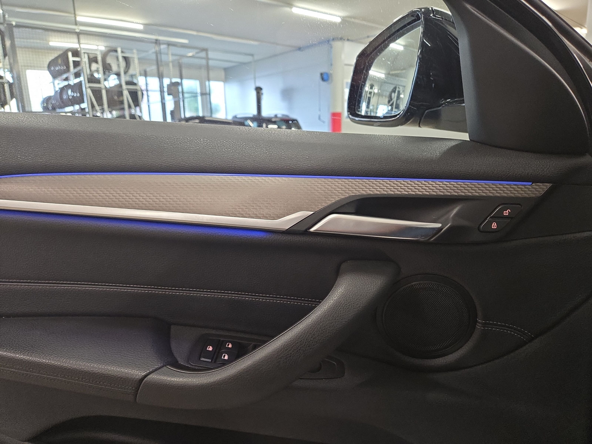 listing desktop thumbnail image 16