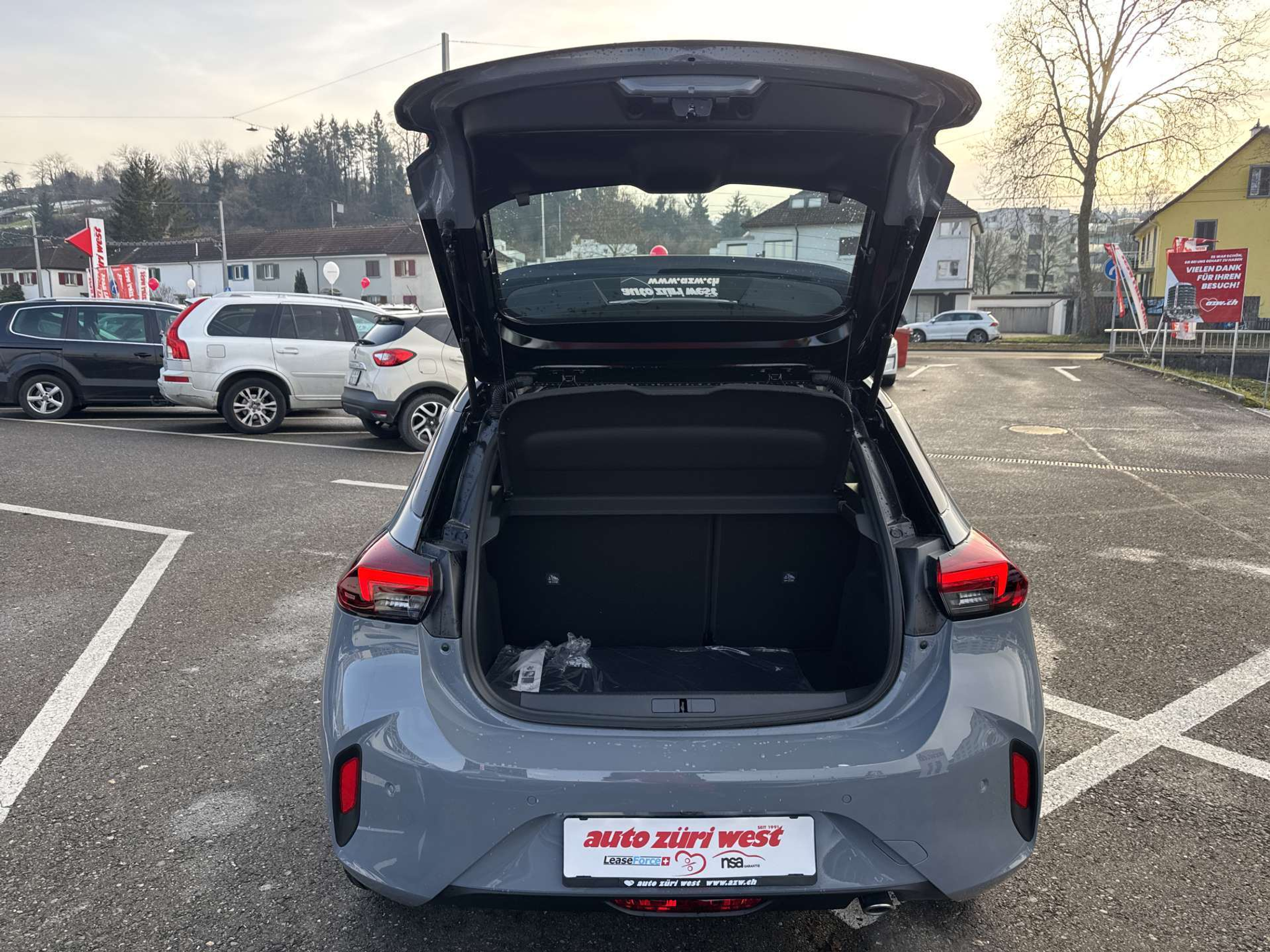 listing desktop thumbnail image 7