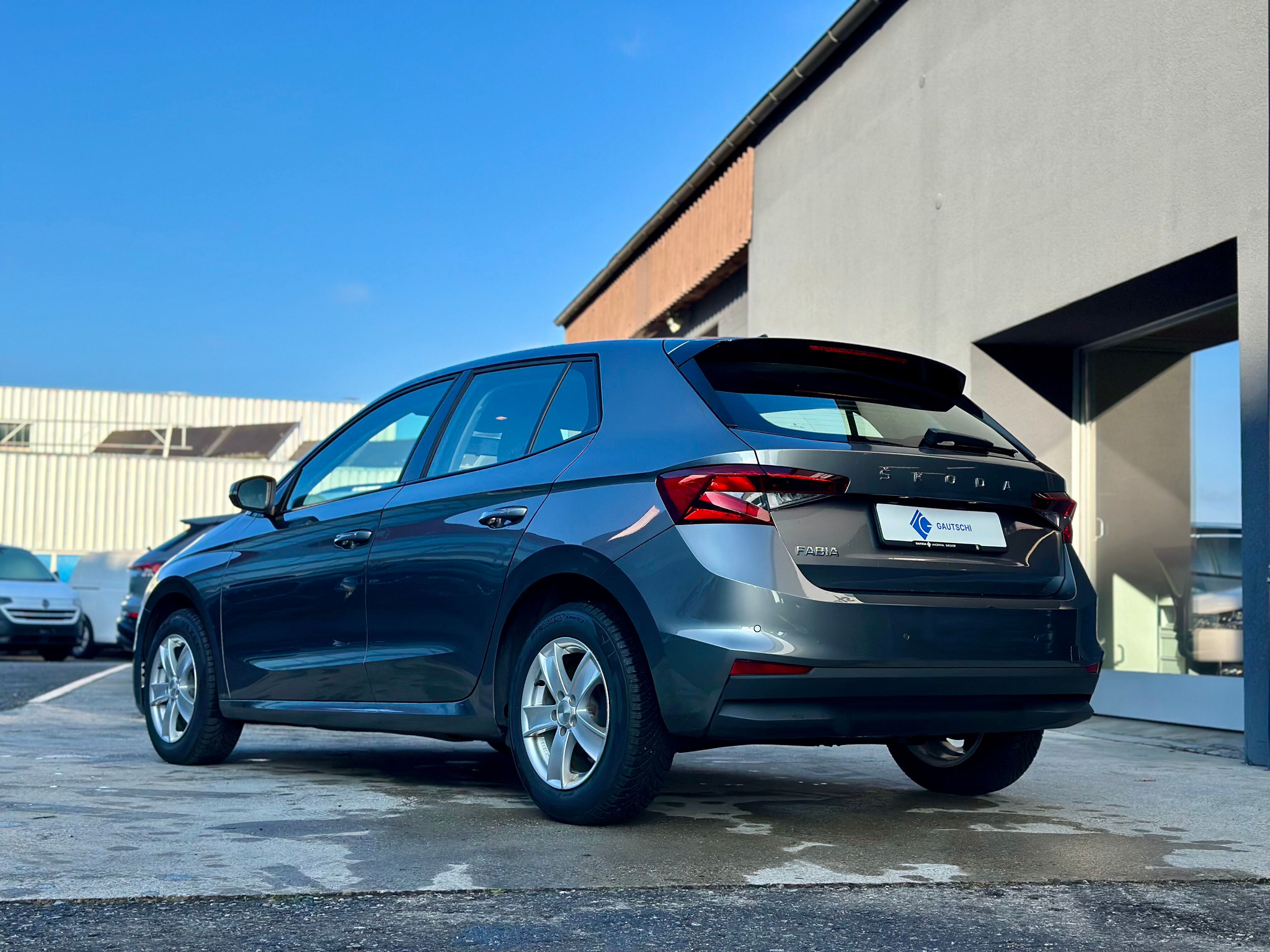 listing desktop thumbnail image 2