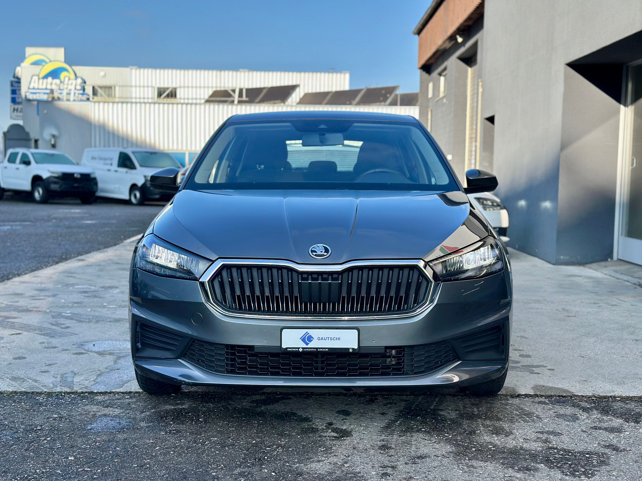 listing desktop thumbnail image 1