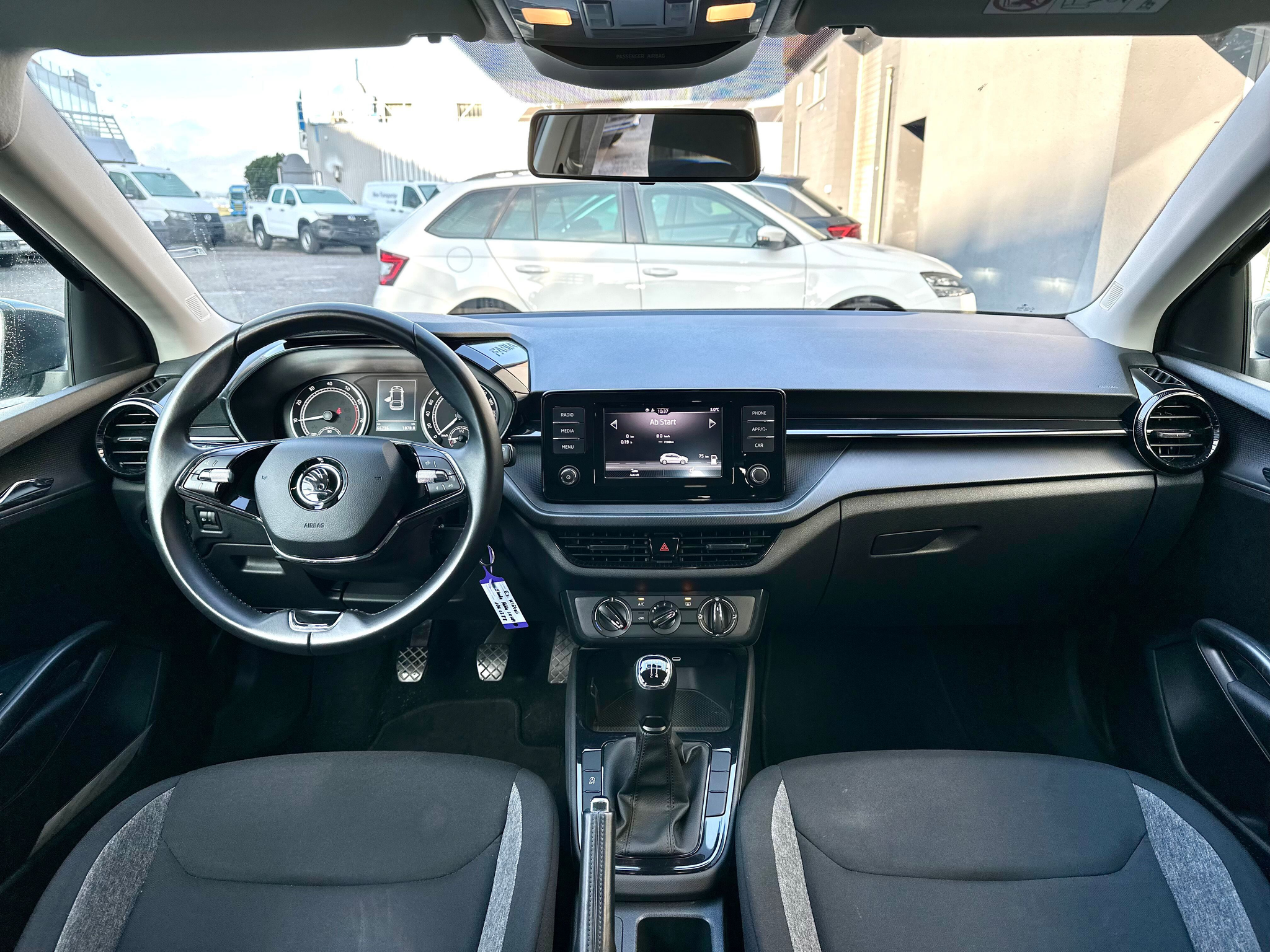 listing desktop thumbnail image 6