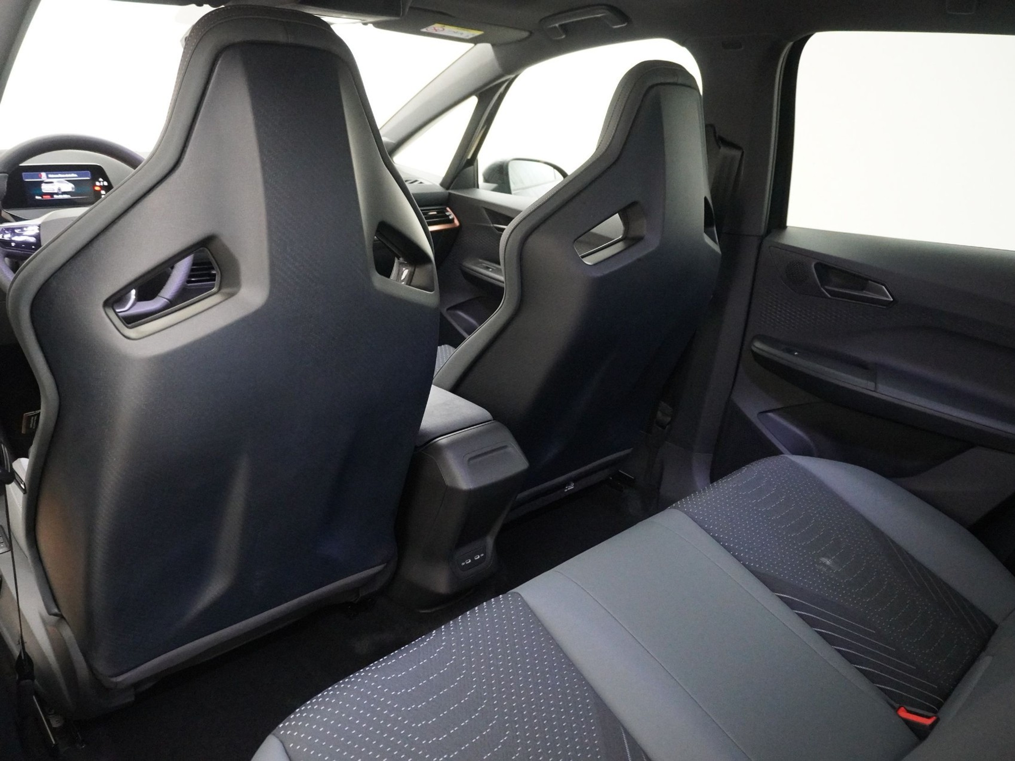 listing desktop thumbnail image 14