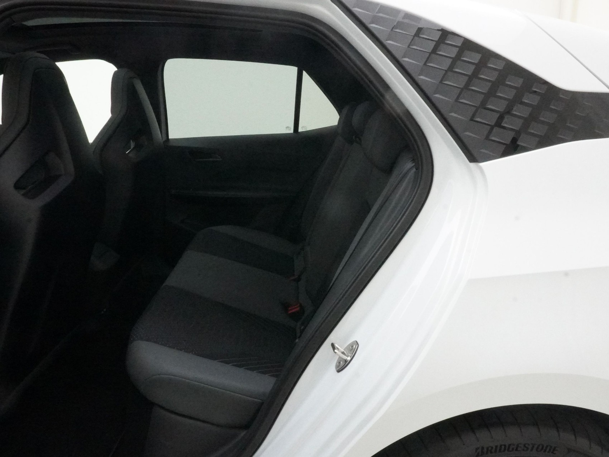 listing desktop thumbnail image 15