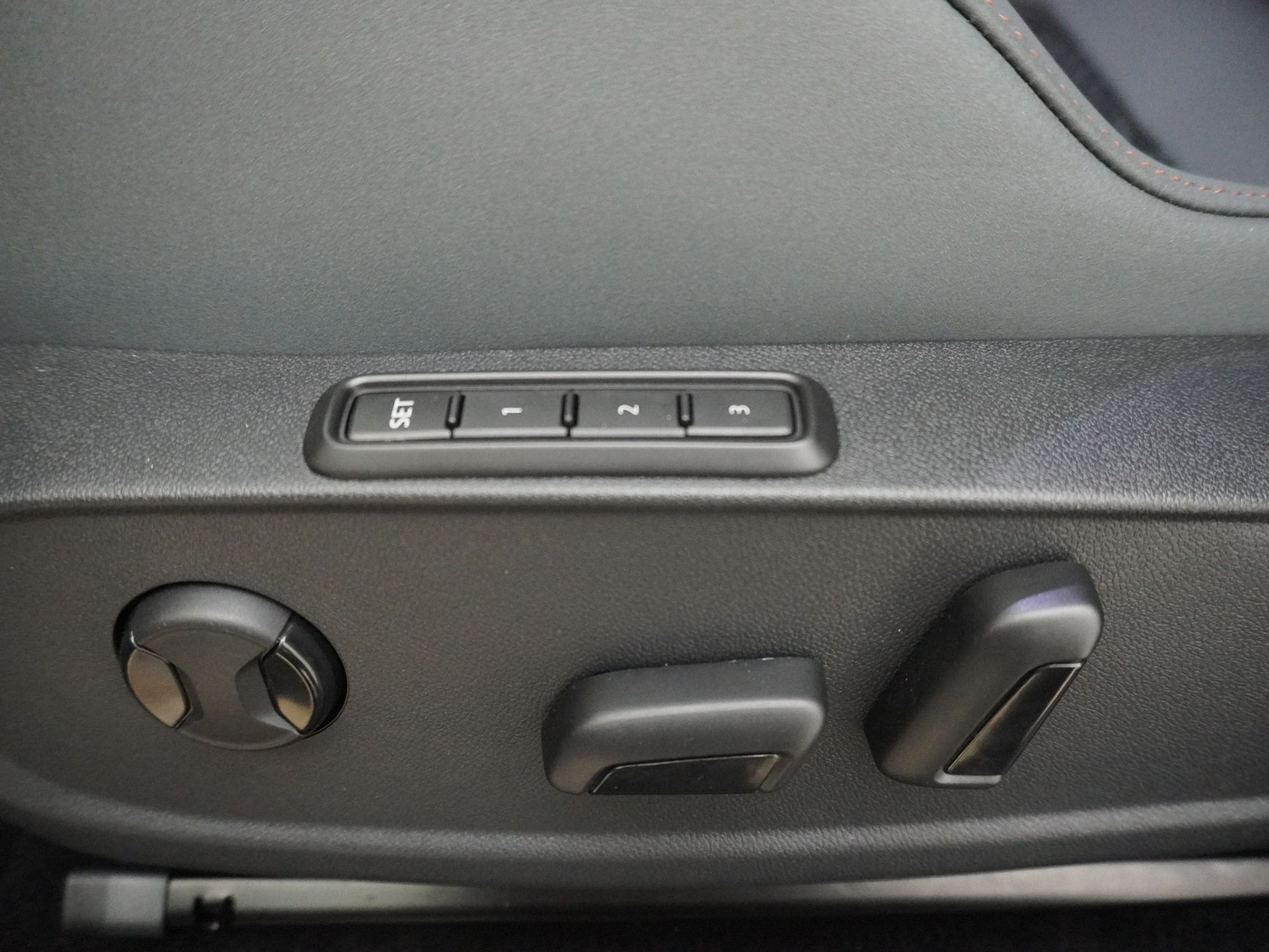 listing desktop thumbnail image 12