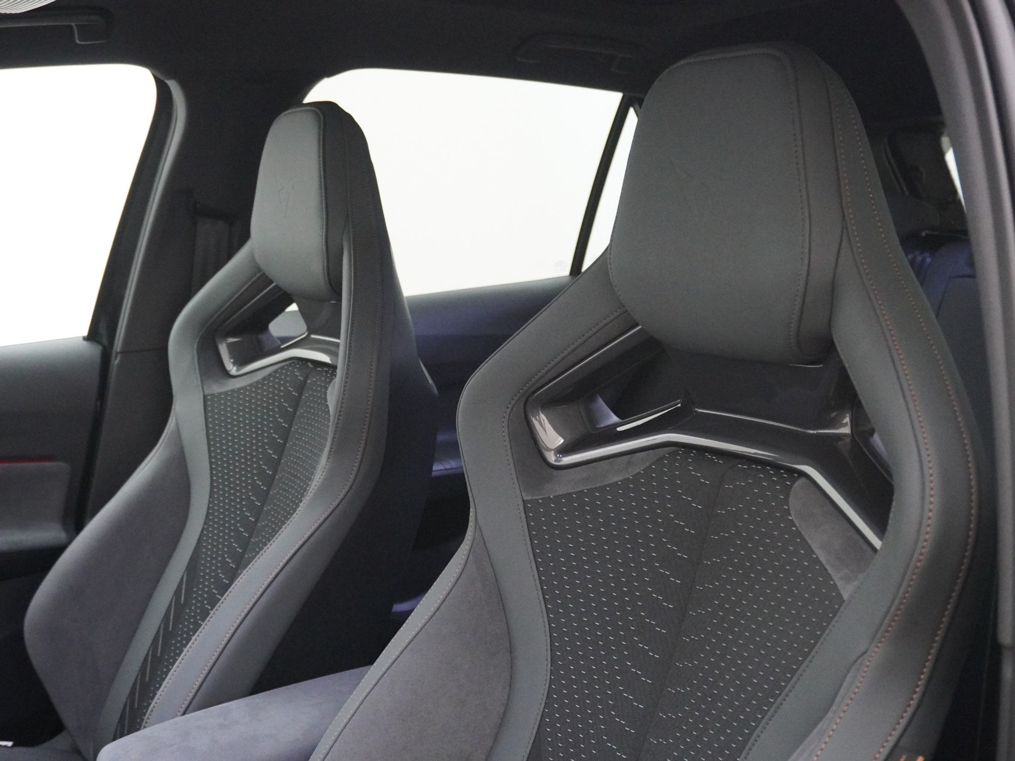 listing desktop thumbnail image 13