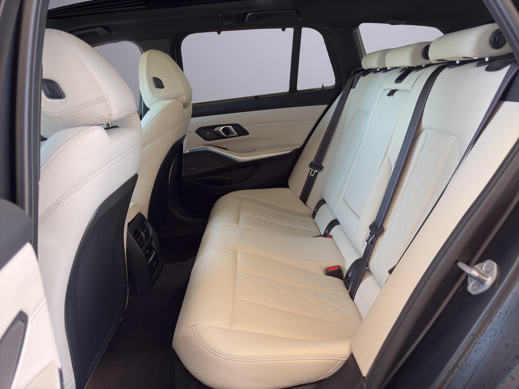 listing desktop thumbnail image 19