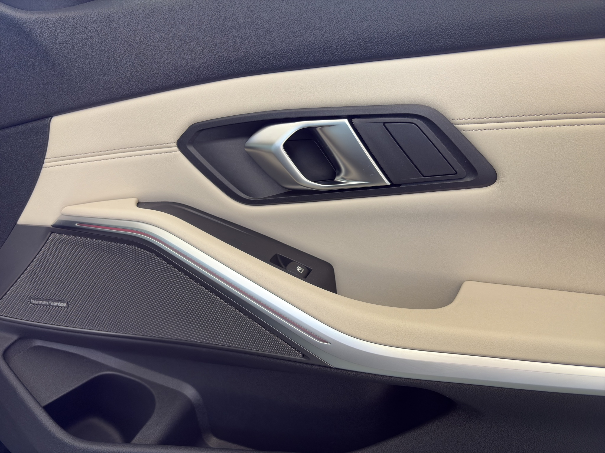 listing desktop thumbnail image 22