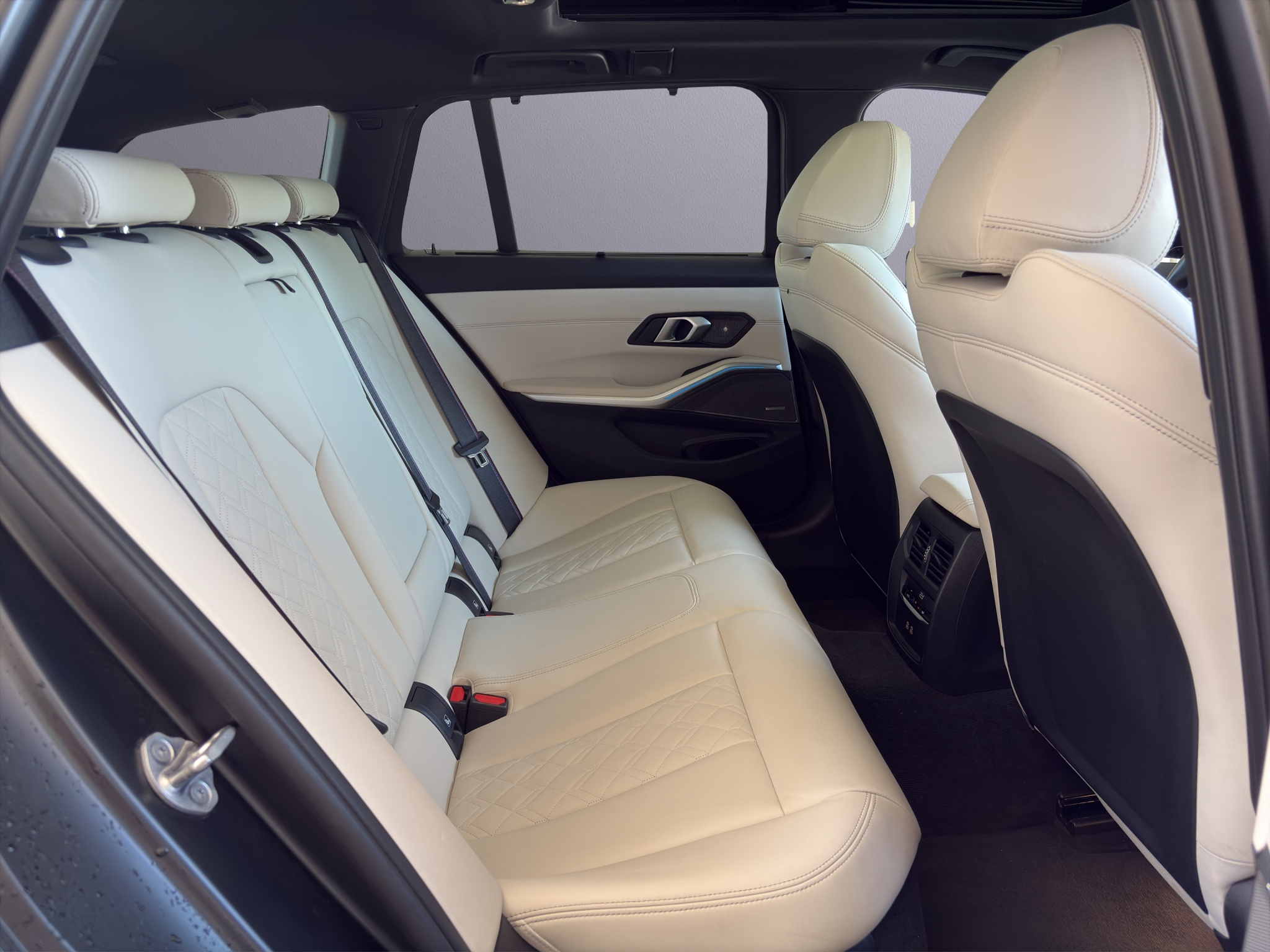 listing desktop thumbnail image 21