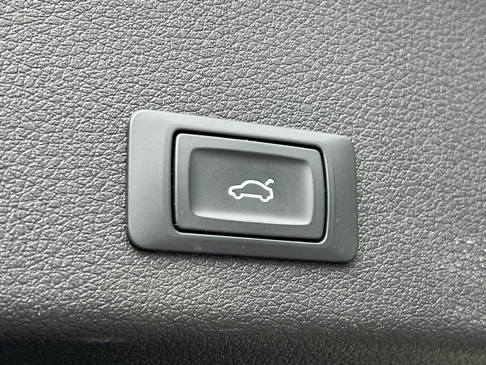 listing desktop thumbnail image 12