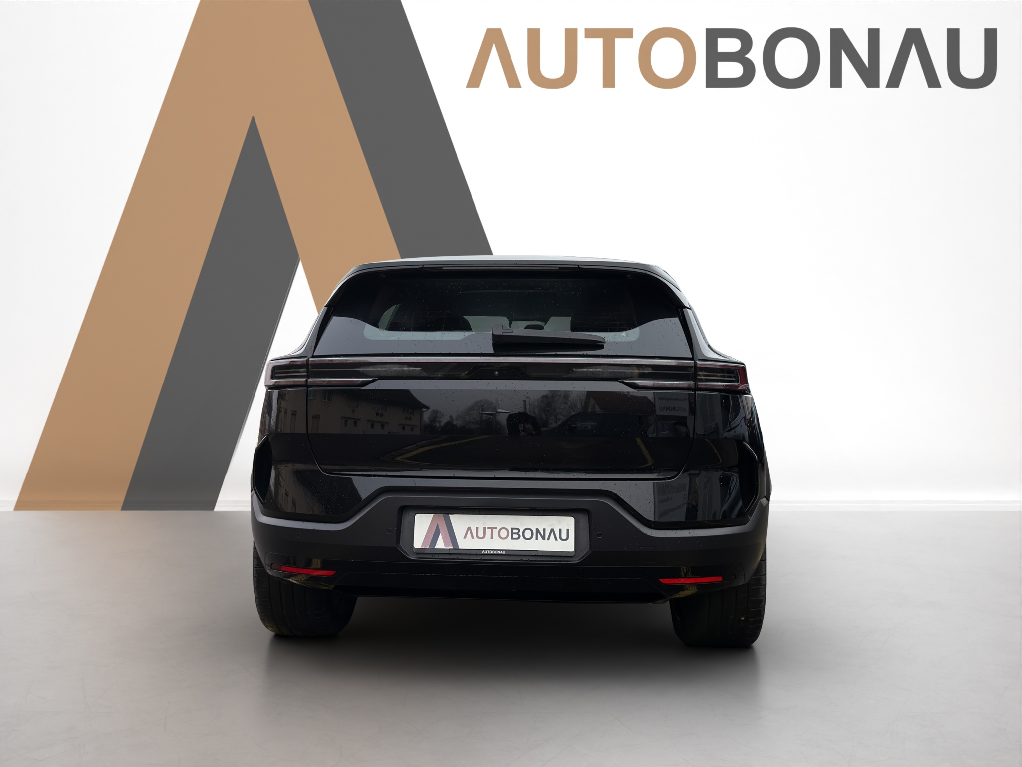 listing desktop thumbnail image 3