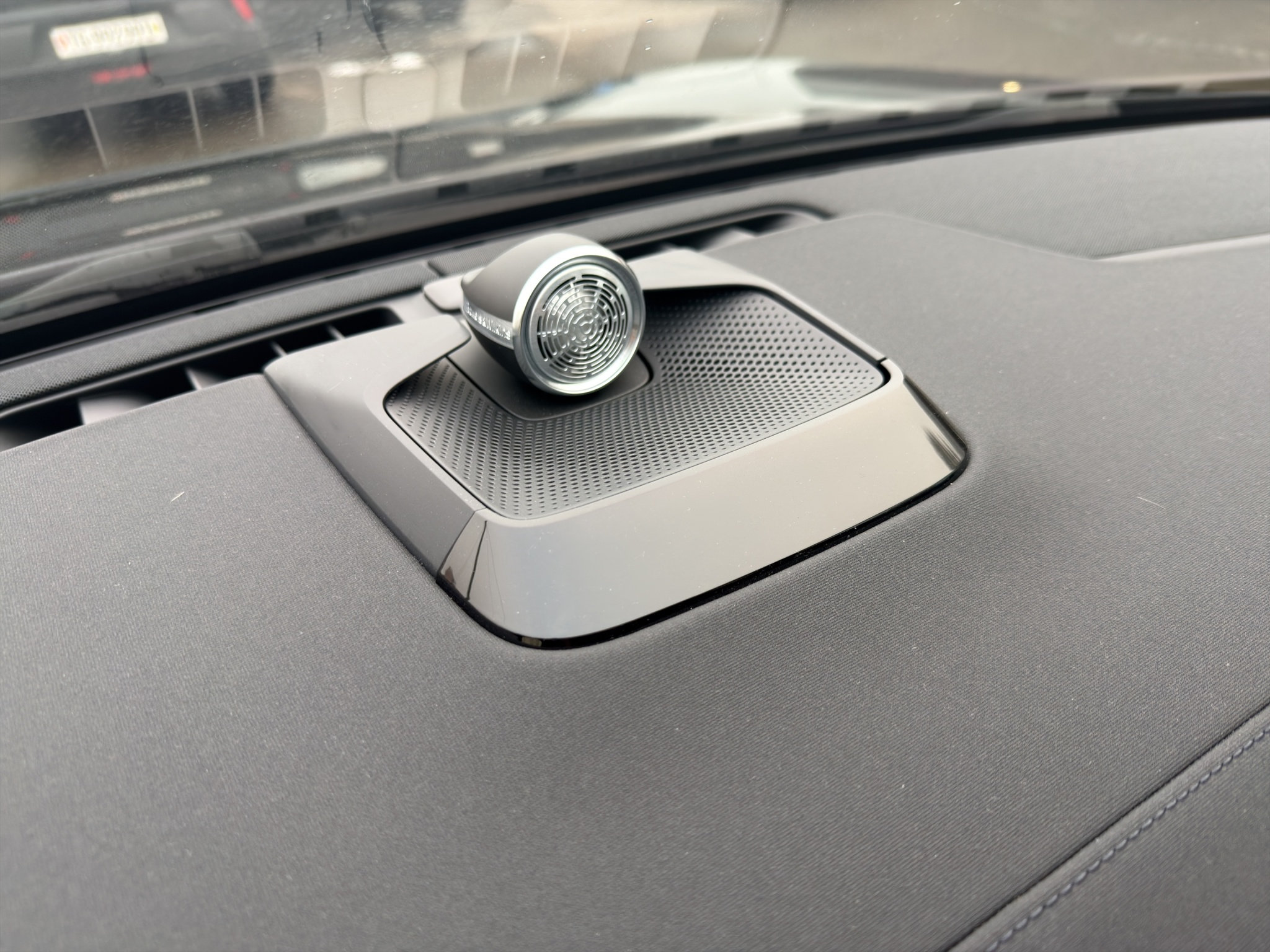 listing desktop thumbnail image 30