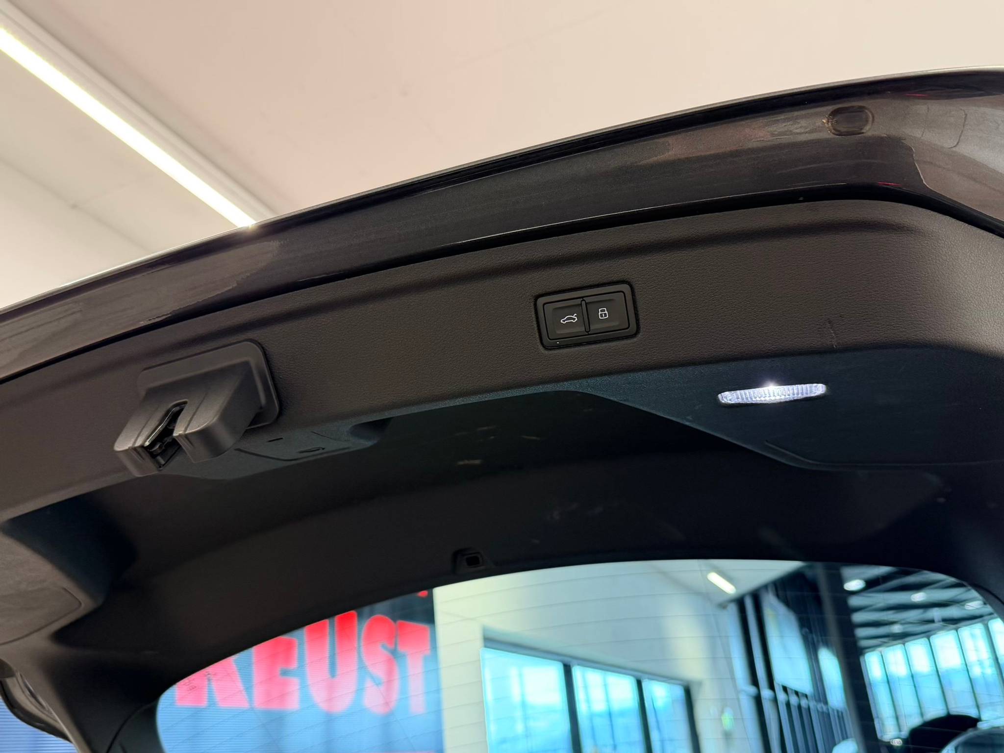 listing desktop thumbnail image 9