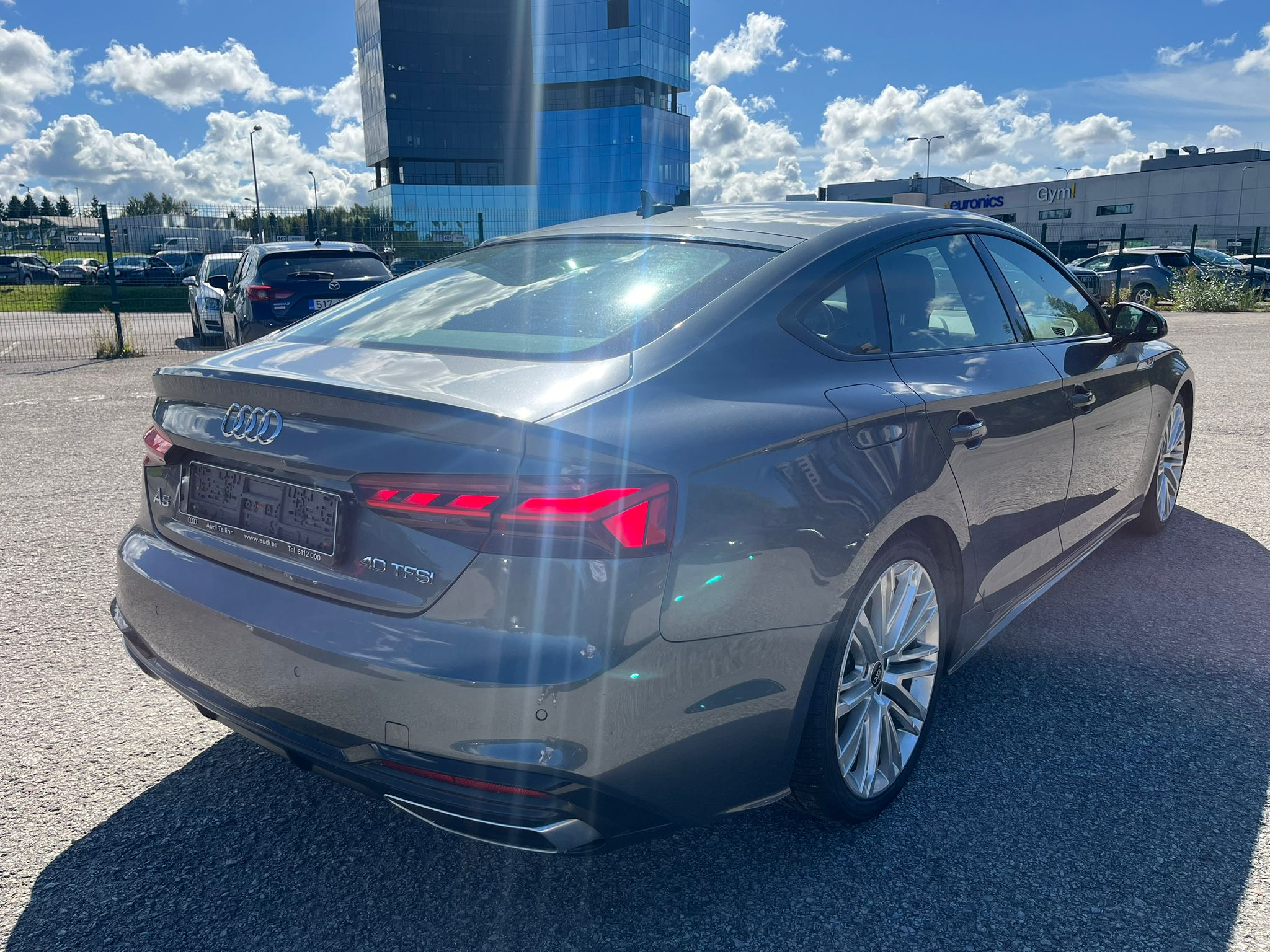 listing desktop thumbnail image 1