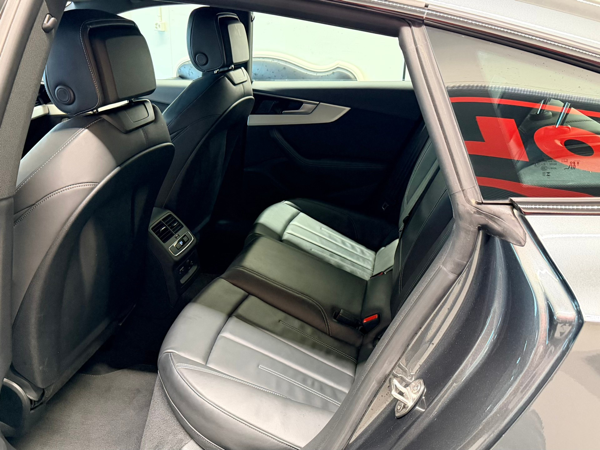 listing desktop thumbnail image 14