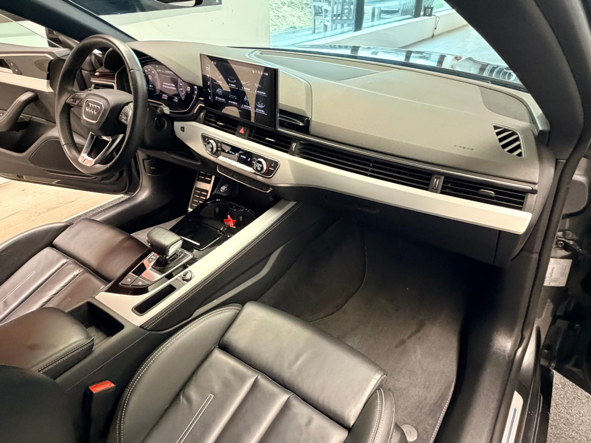 listing desktop thumbnail image 17