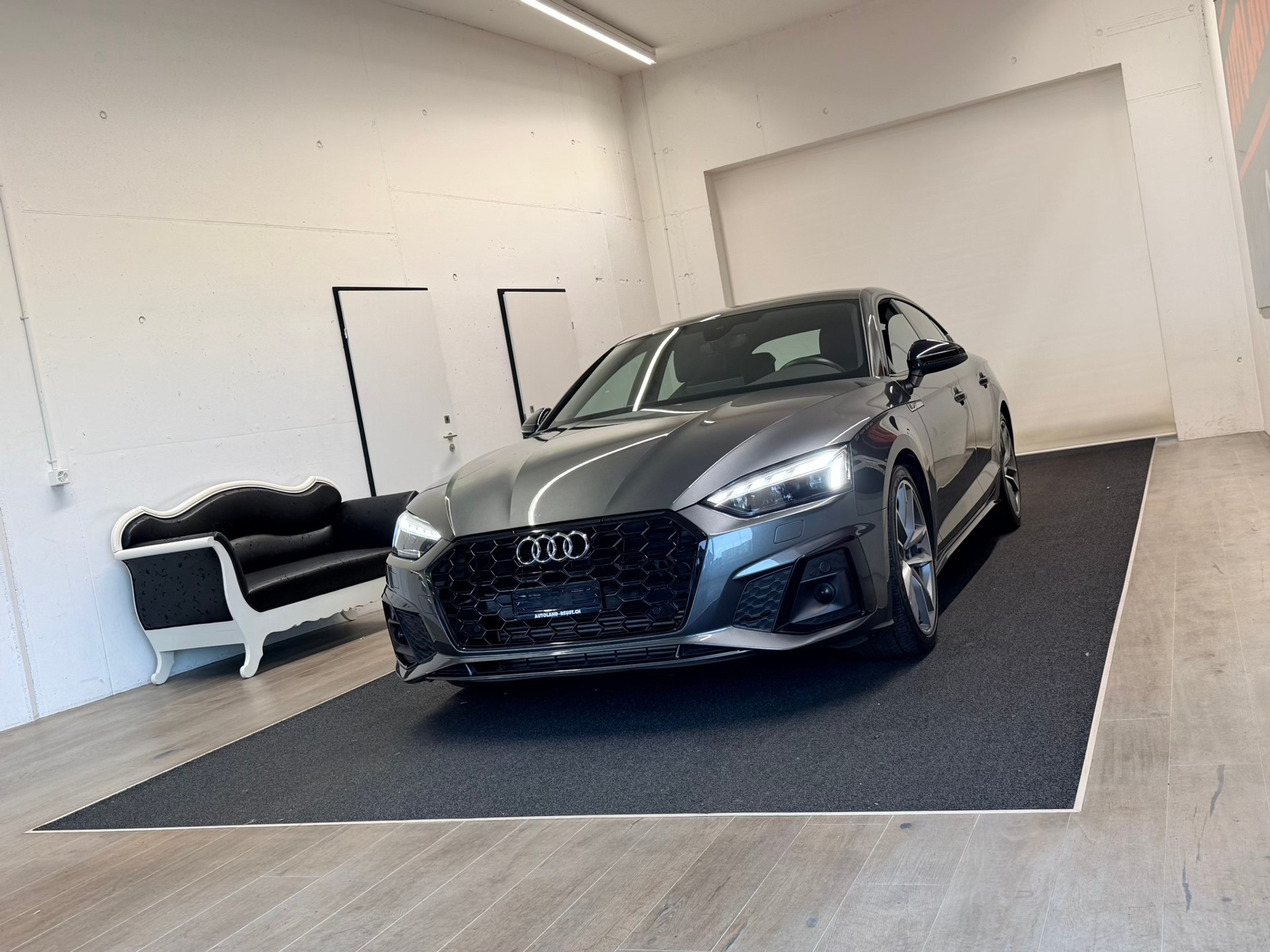 listing desktop thumbnail image 2