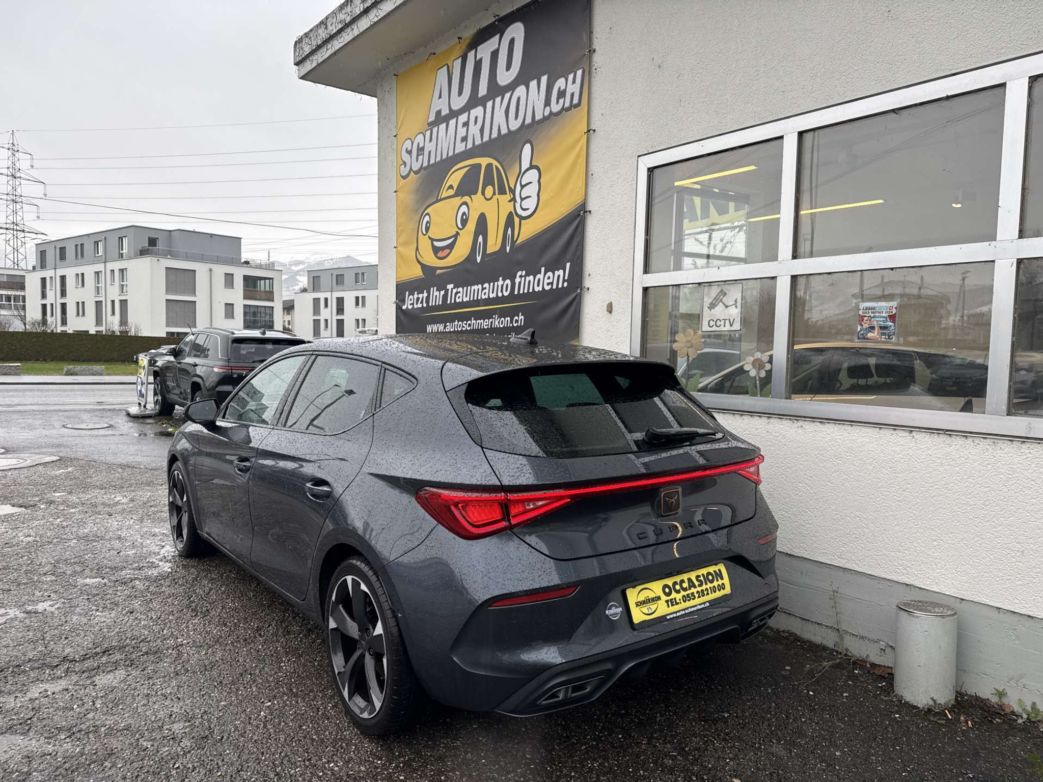 listing desktop thumbnail image 2