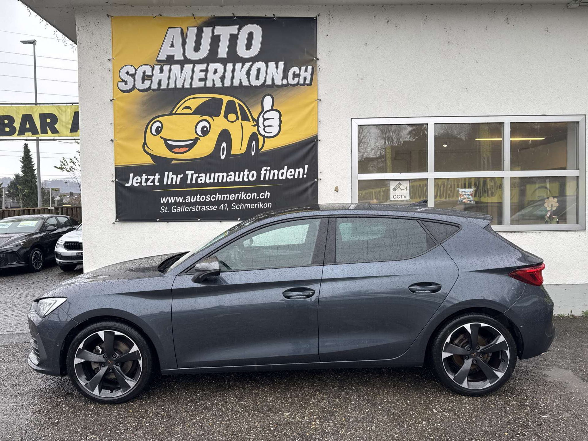 listing desktop thumbnail image 4