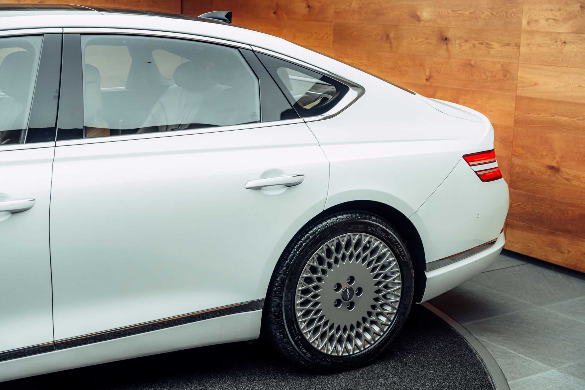 listing desktop thumbnail image 16